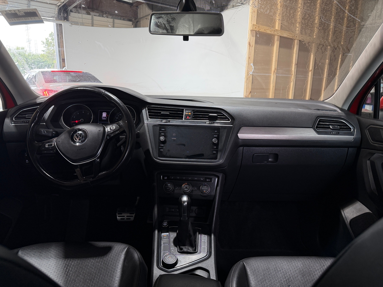 Thumbnail: 2019 Volkswagen Tiguan - 2