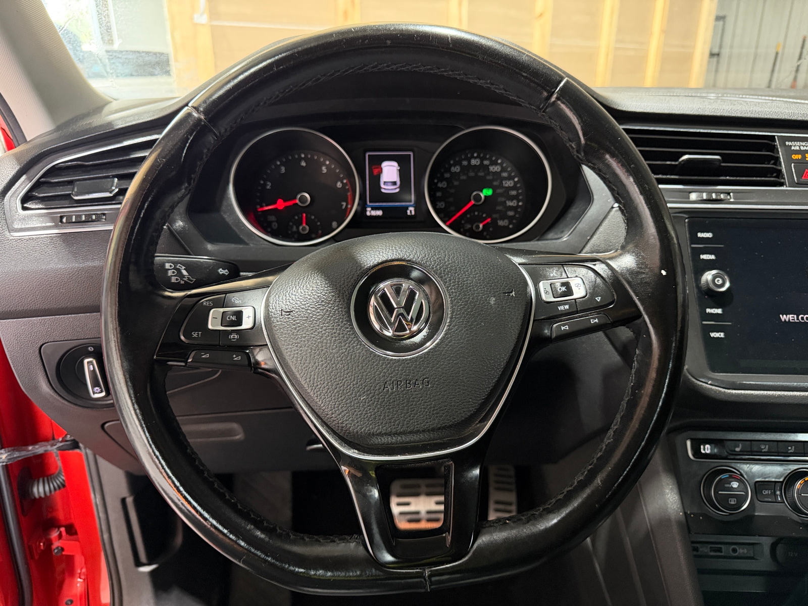 Thumbnail: 2019 Volkswagen Tiguan - 4