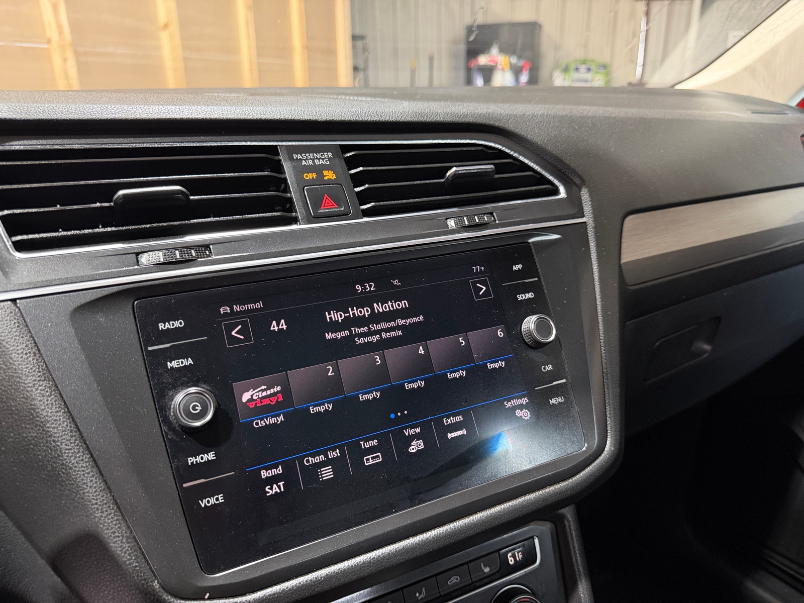 Thumbnail: 2019 Volkswagen Tiguan - 3