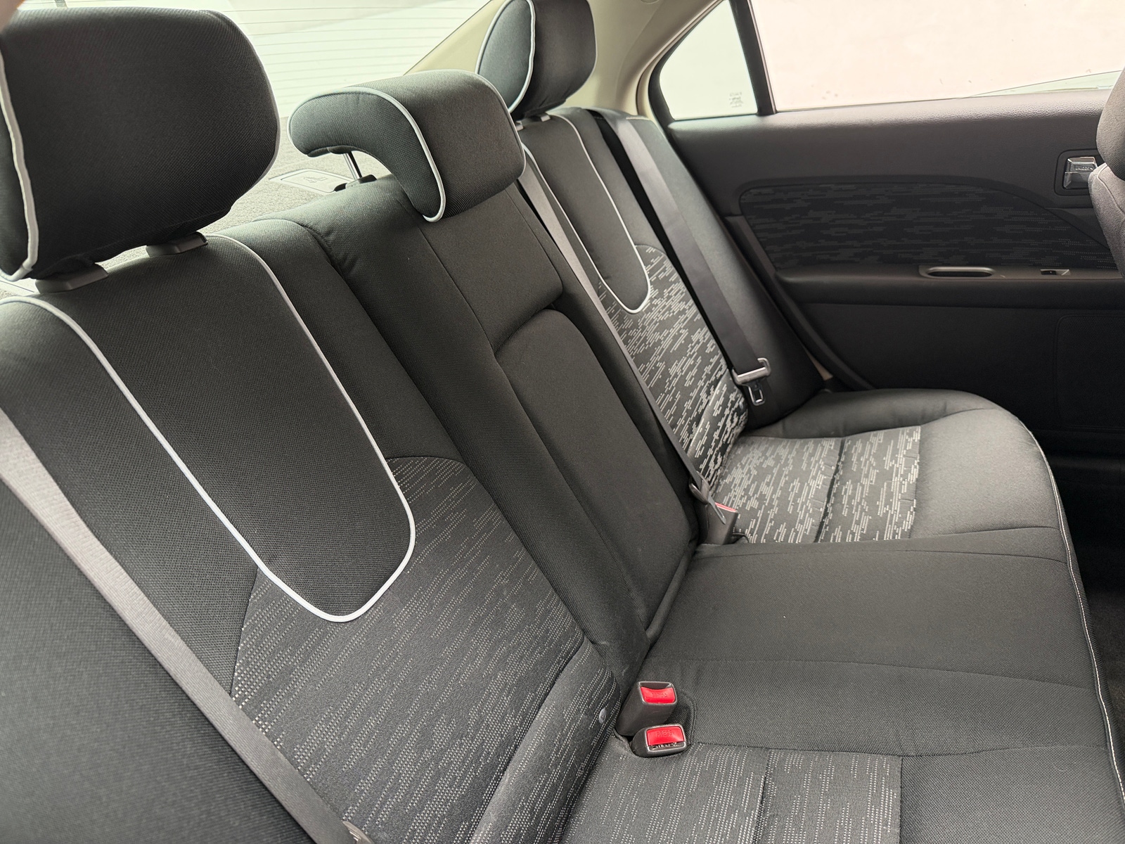 Thumbnail: 2011 Ford Fusion - 6