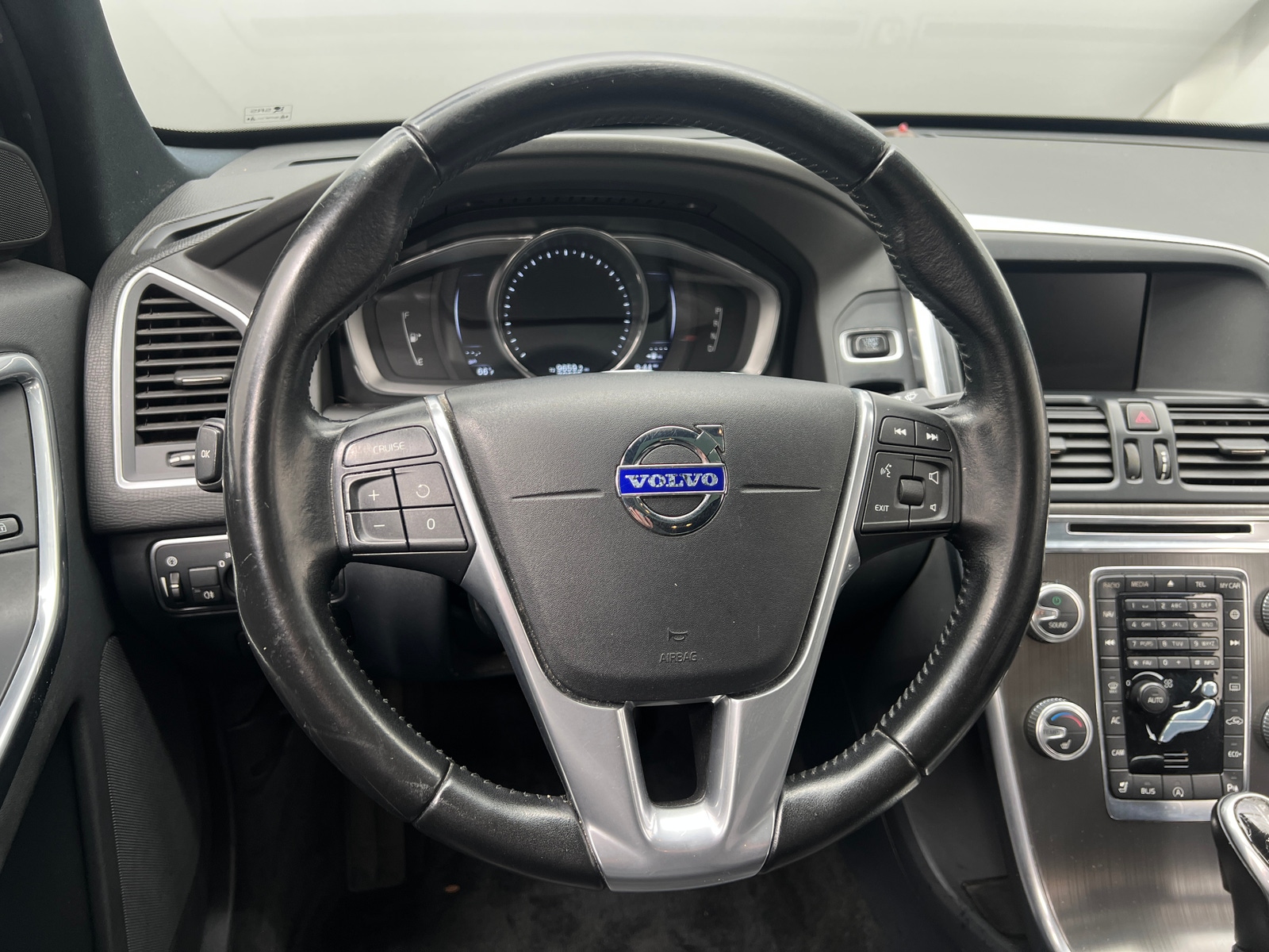 Thumbnail: 2016 Volvo XC60 - 4