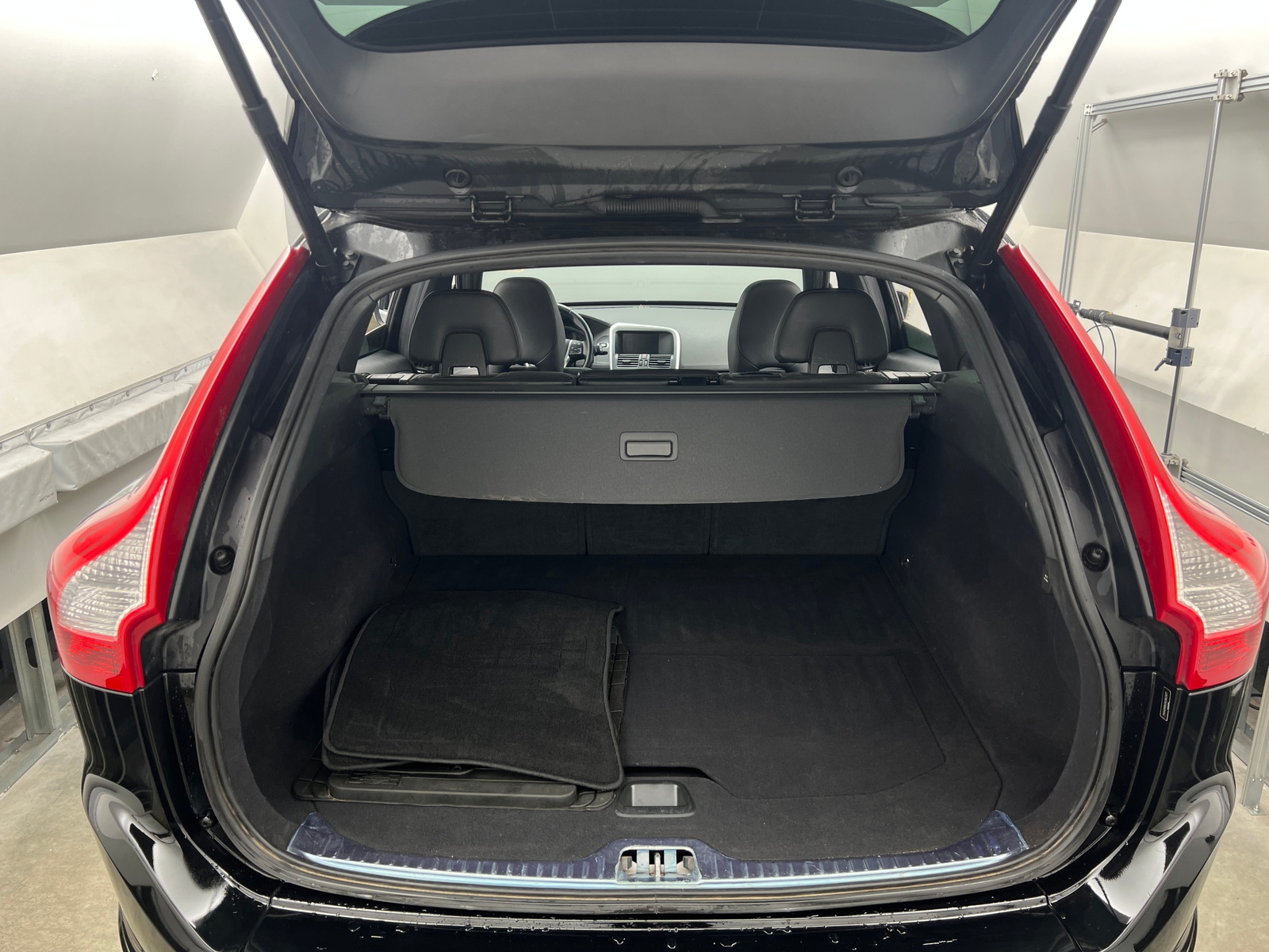 Thumbnail: 2016 Volvo XC60 - 6