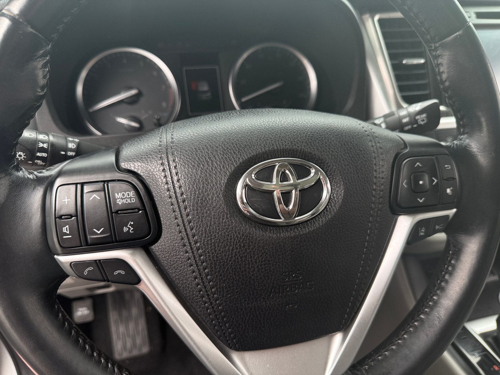 Thumbnail: 2018 Toyota Highlander - 4