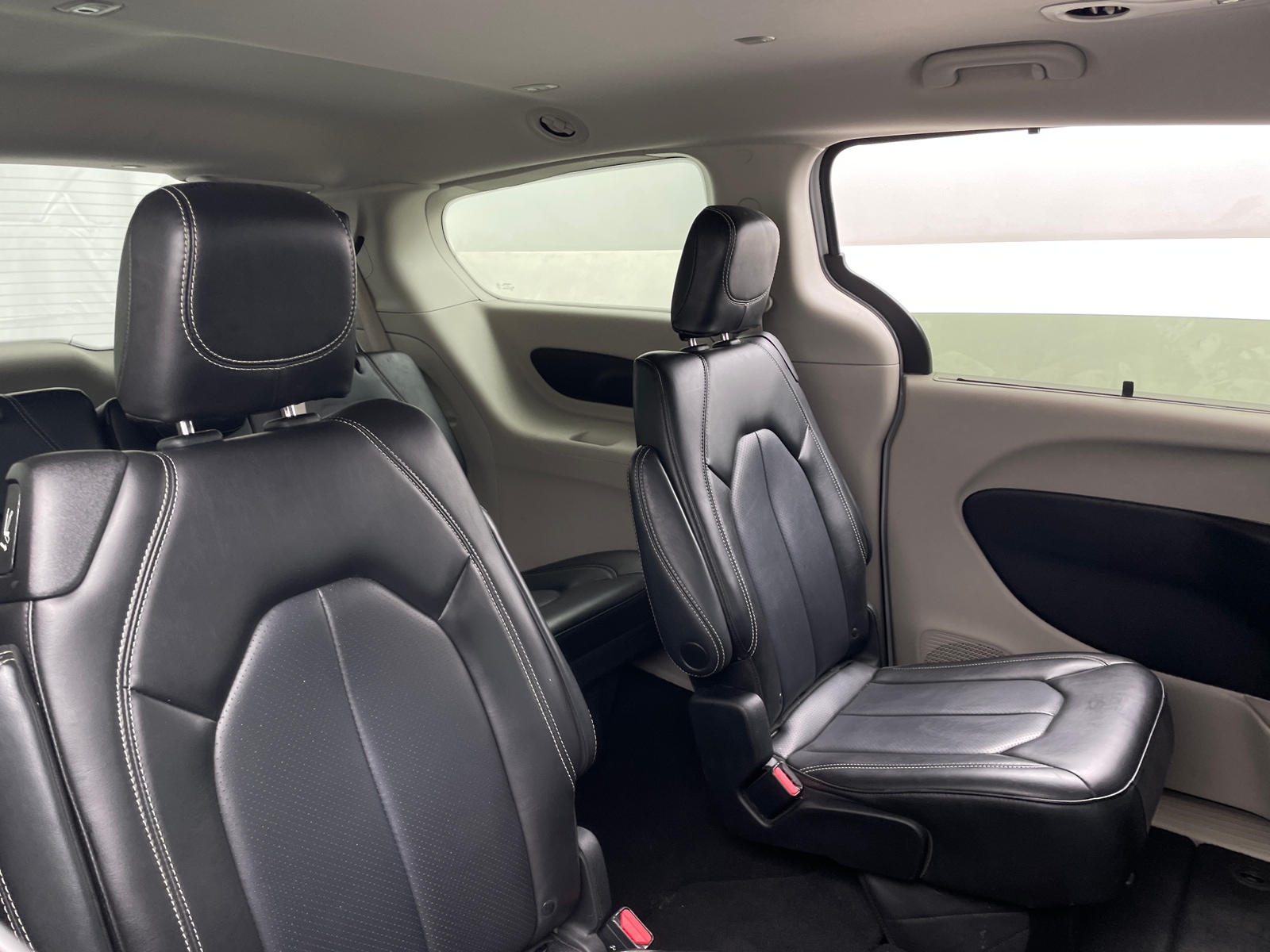 Thumbnail: 2023 Chrysler Pacifica - 6