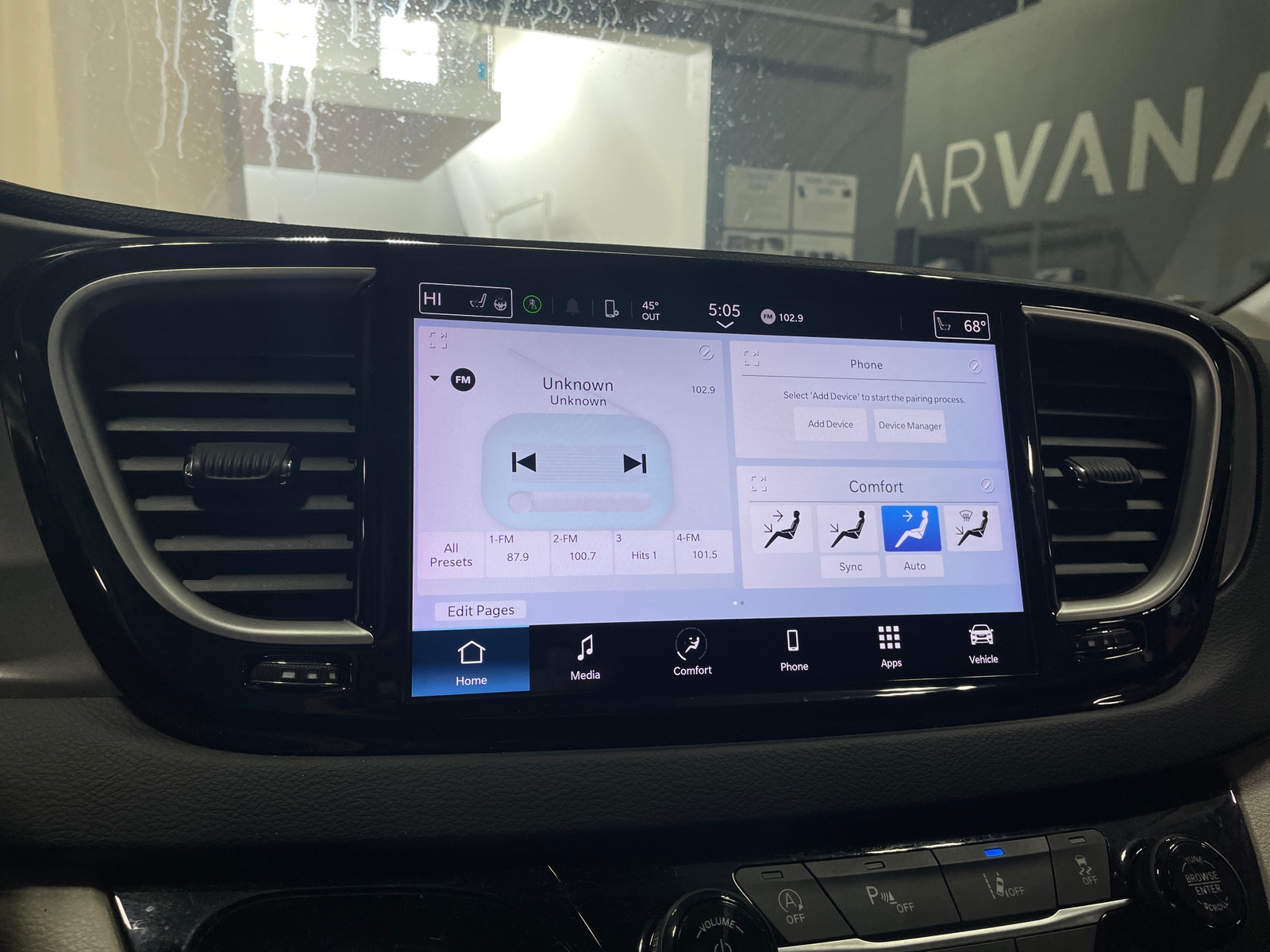 Thumbnail: 2023 Chrysler Pacifica - 4