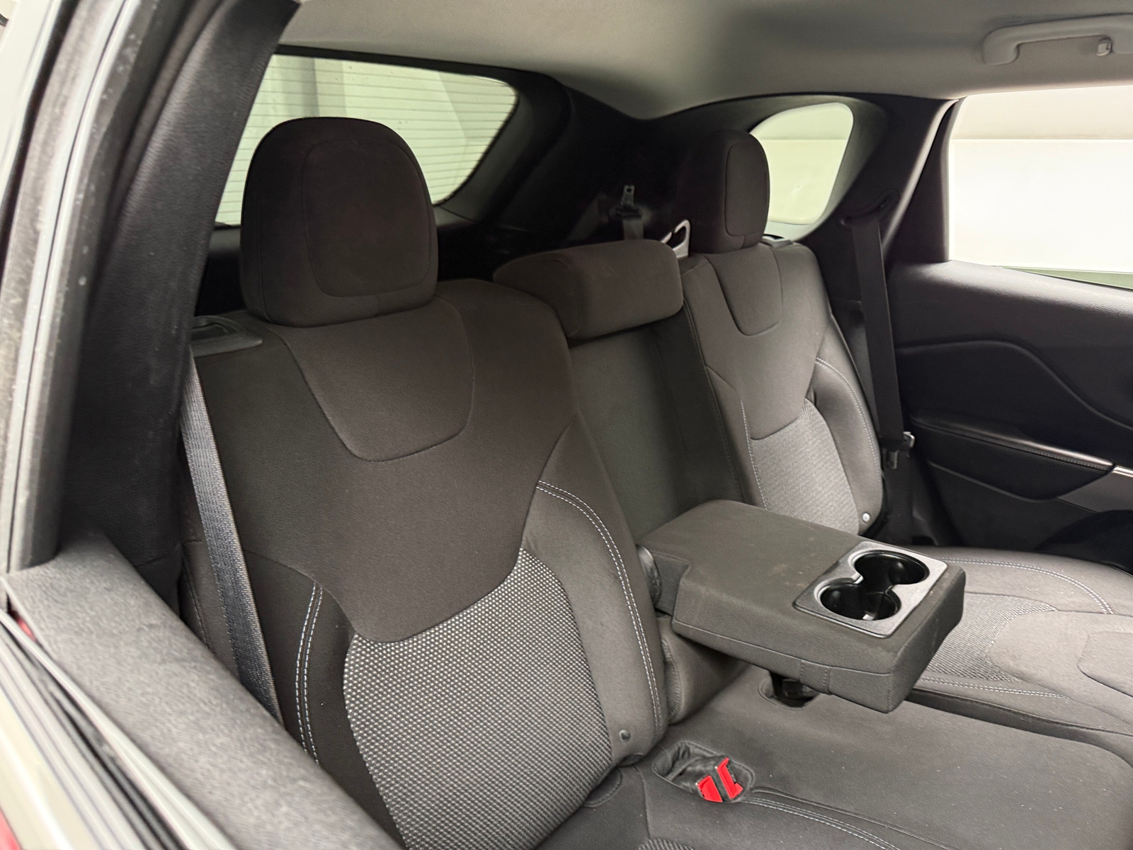 Thumbnail: 2019 Jeep Cherokee - 6