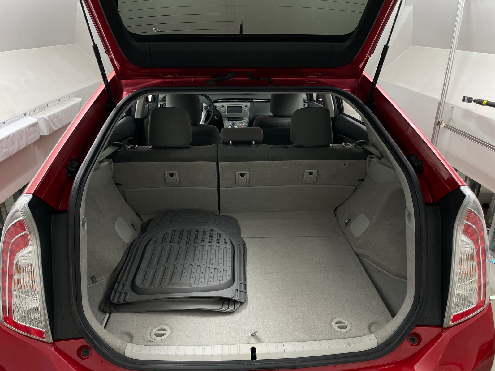 Thumbnail: 2012 Toyota Prius - 7