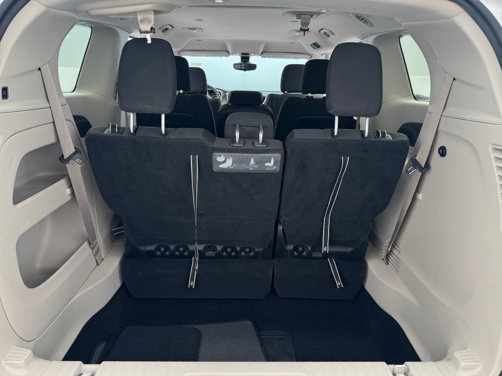 Thumbnail: 2017 Chrysler Pacifica - 7