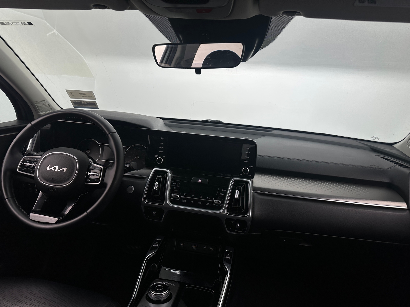 Thumbnail: 2022 Kia Sorento - 2