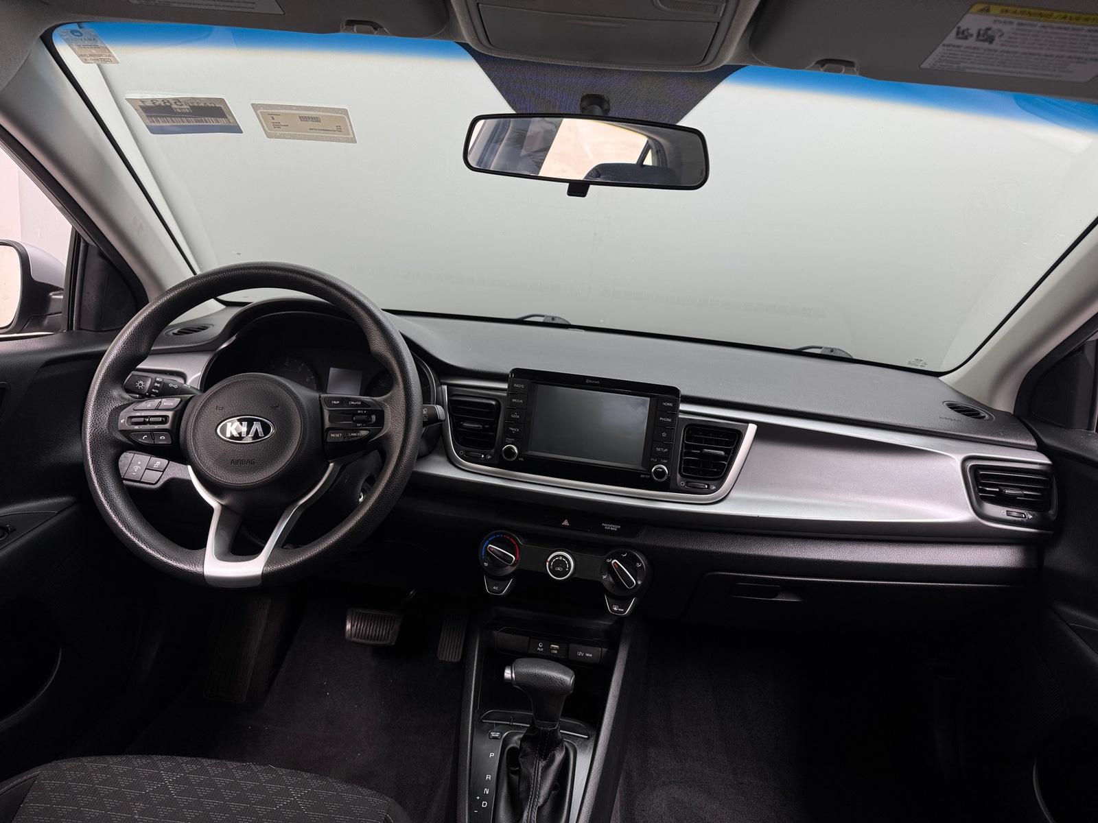 Thumbnail: 2019 Kia Rio - 3