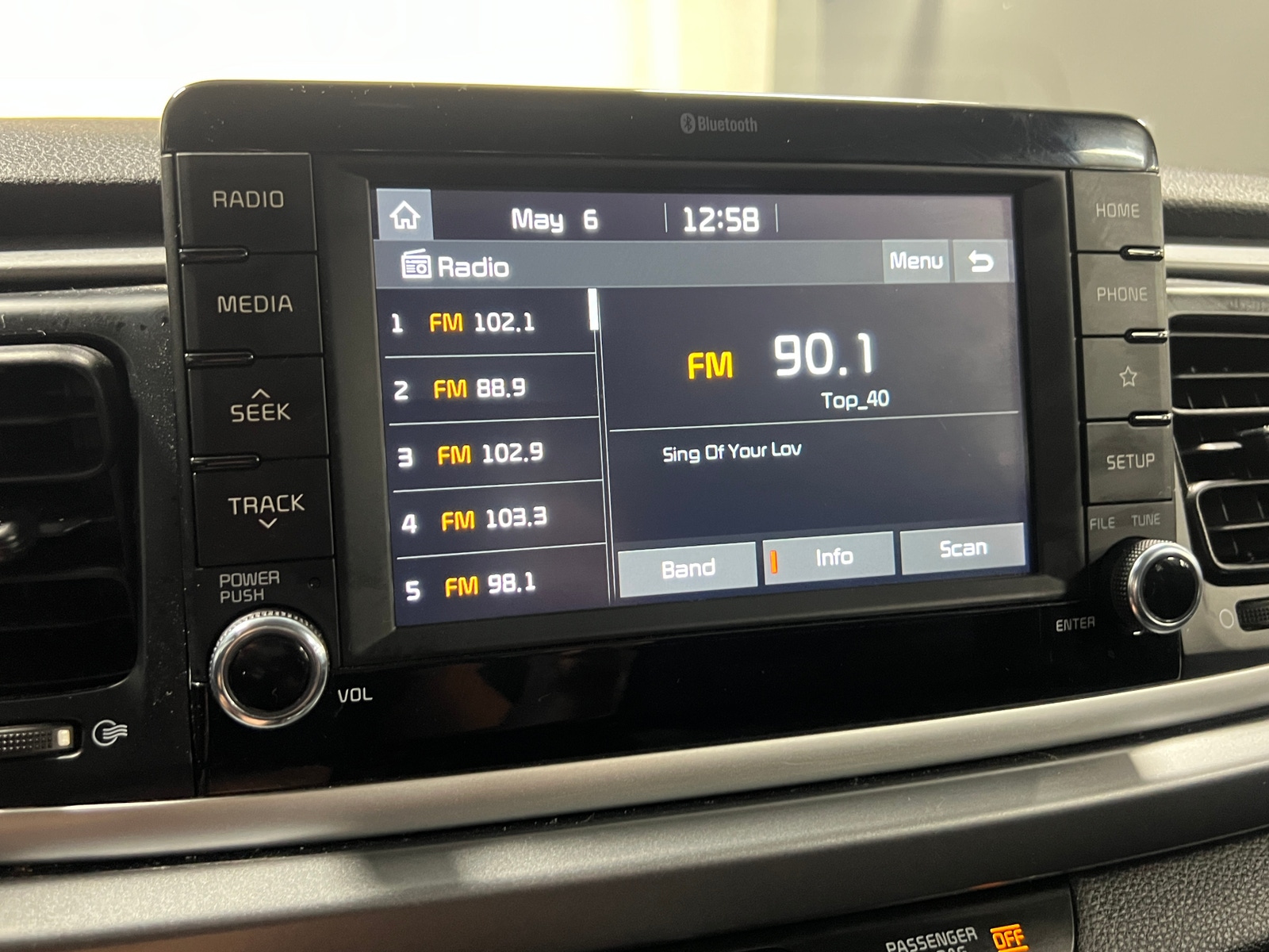 Thumbnail: 2019 Kia Rio - 4