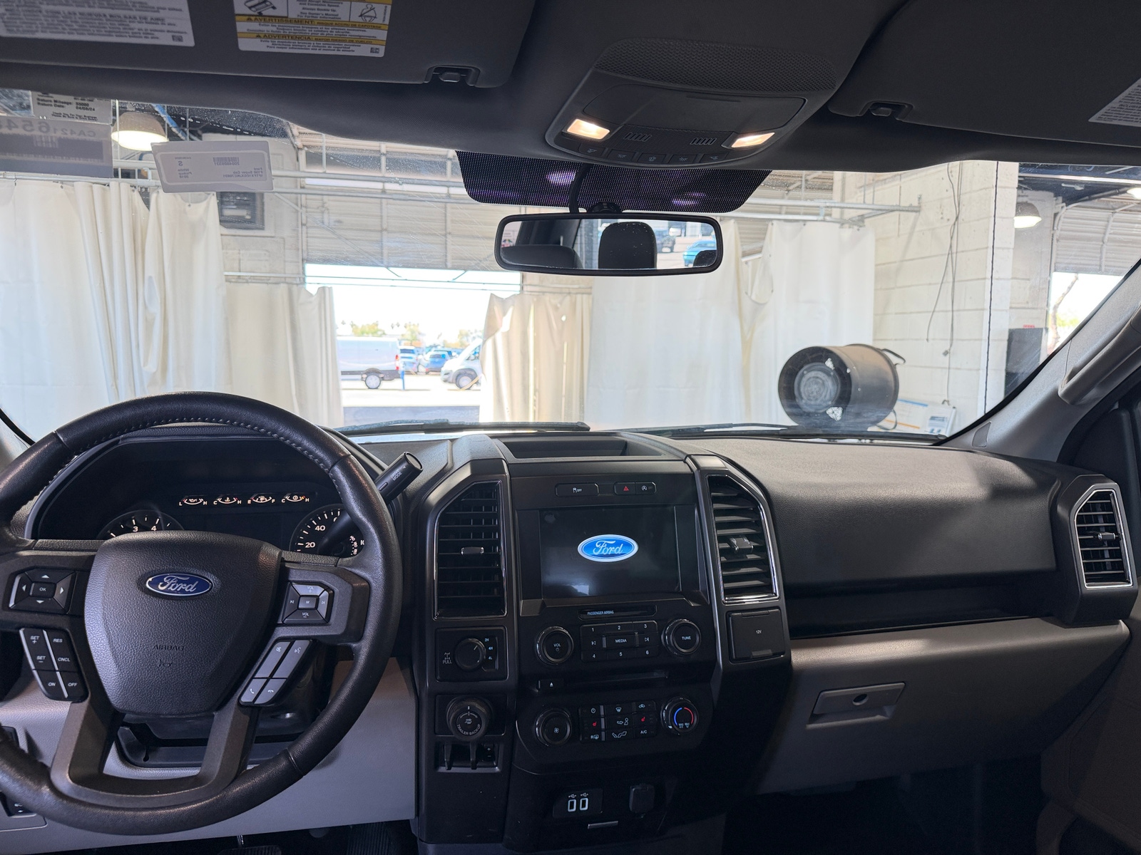 Thumbnail: 2018 Ford Econoline - 3