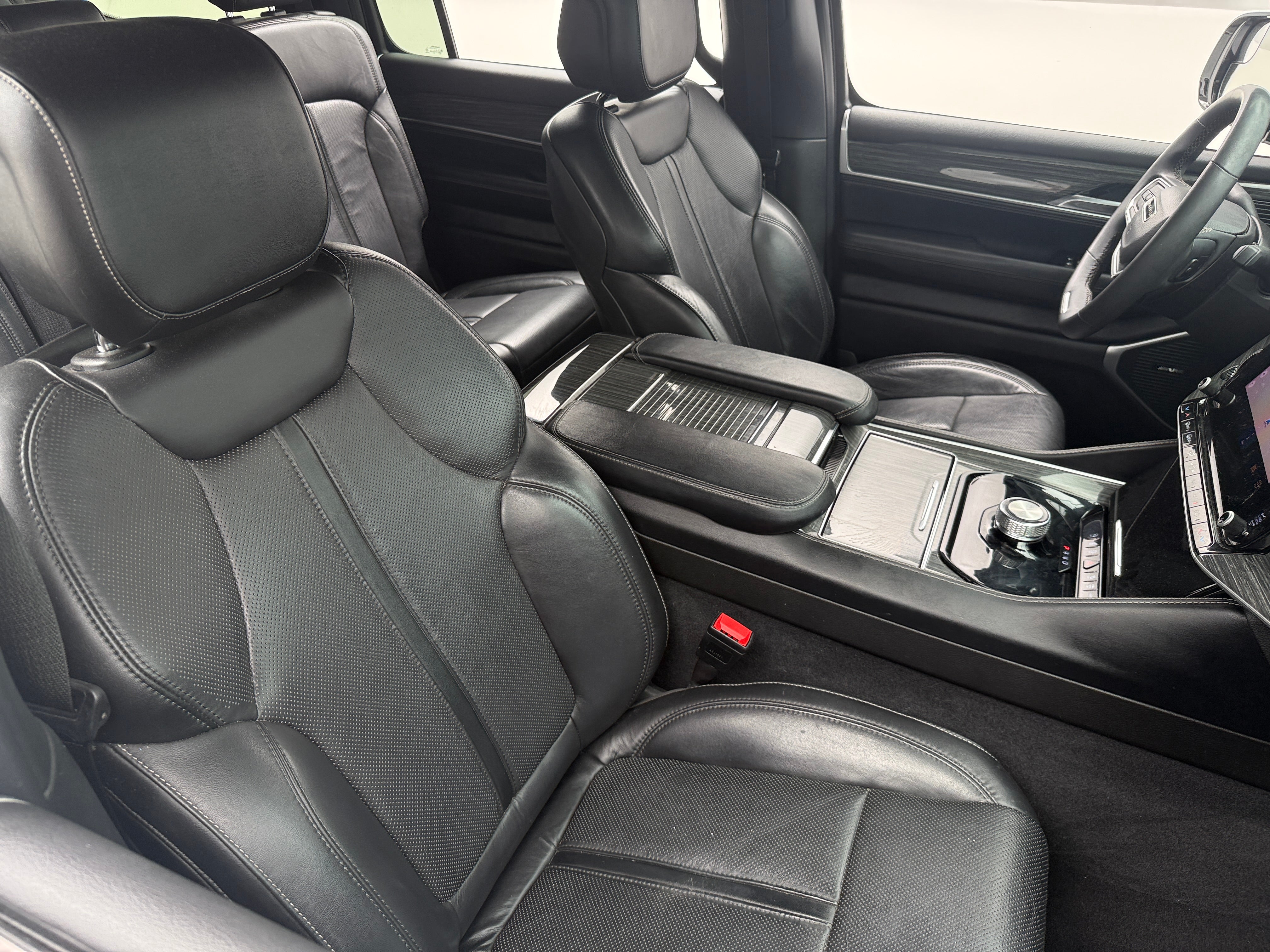 2022 Jeep Wagoneer
