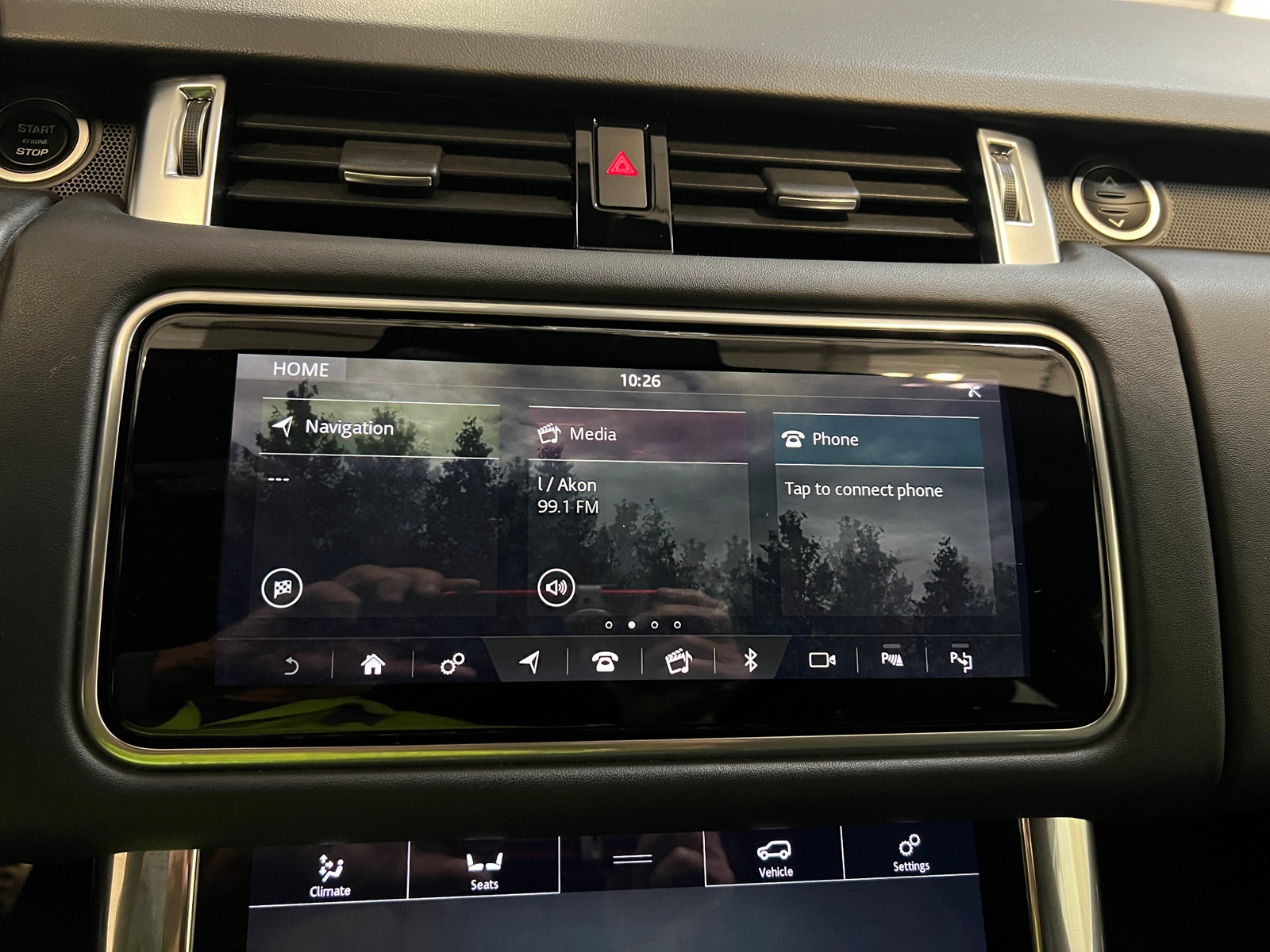 Thumbnail: 2018 Land Rover Range Rover Sport - 3