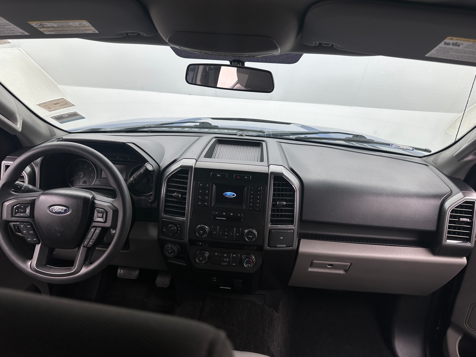 Thumbnail: 2018 Ford Econoline - 3