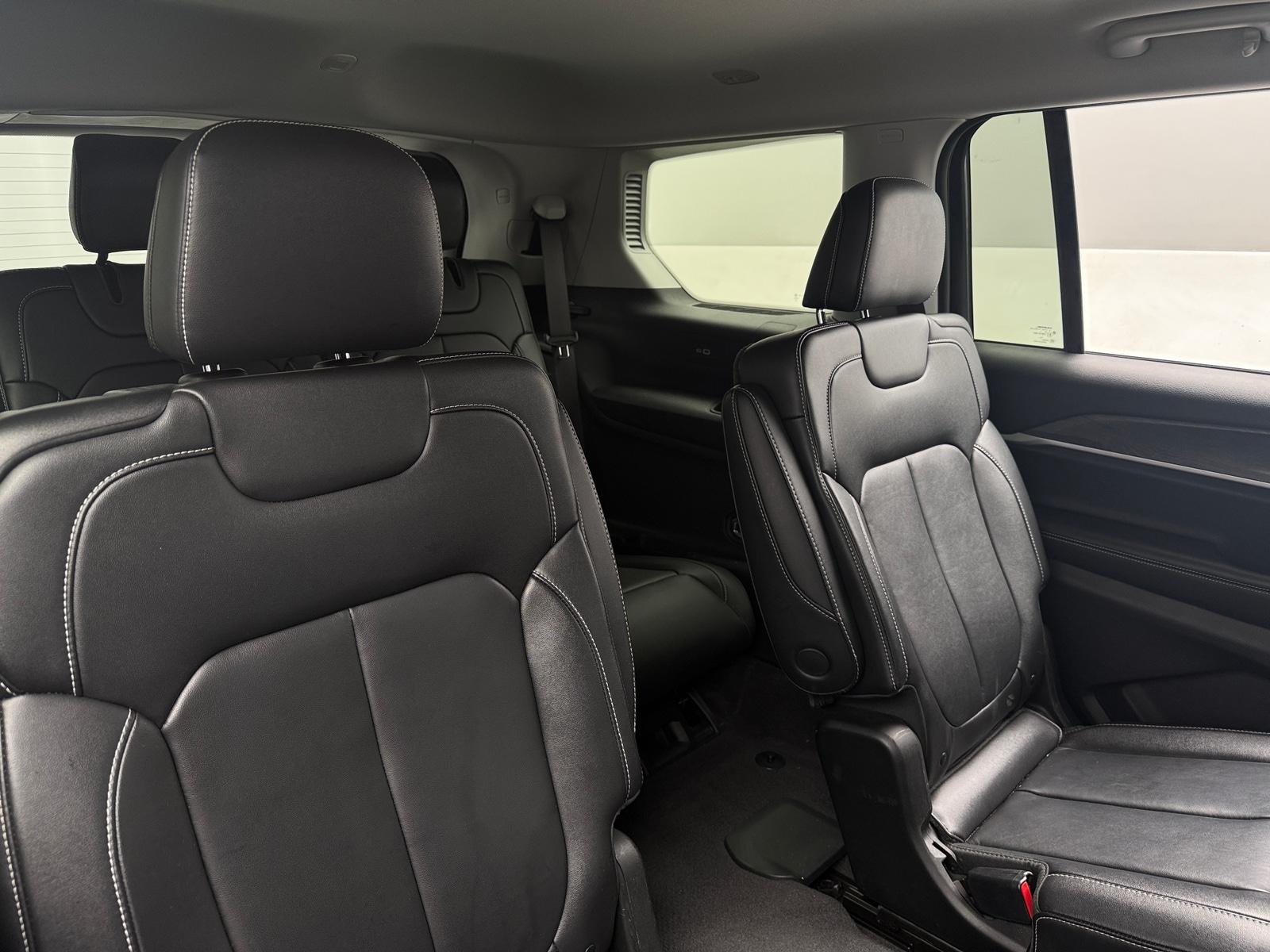 Thumbnail: 2022 Jeep Grand Cherokee L - 5