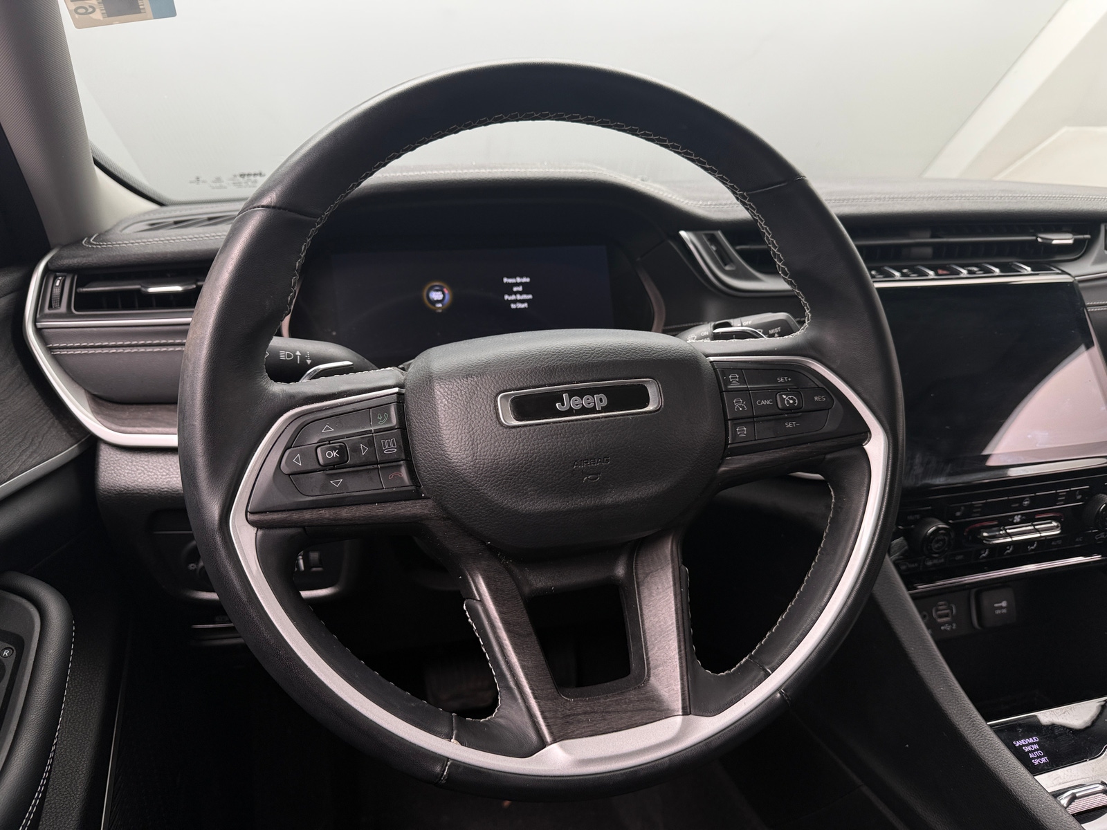 Thumbnail: 2022 Jeep Grand Cherokee L - 4