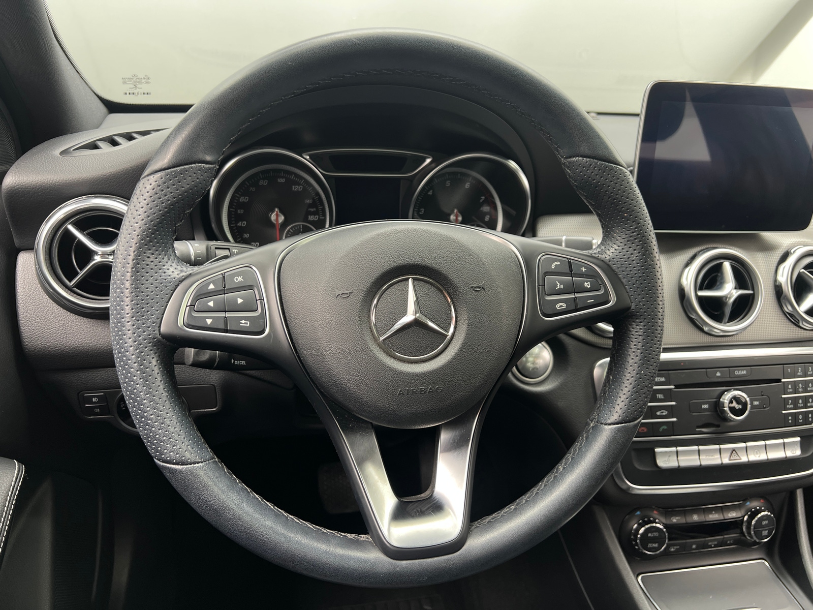 Thumbnail: 2019 Mercedes-Benz GLA - 4