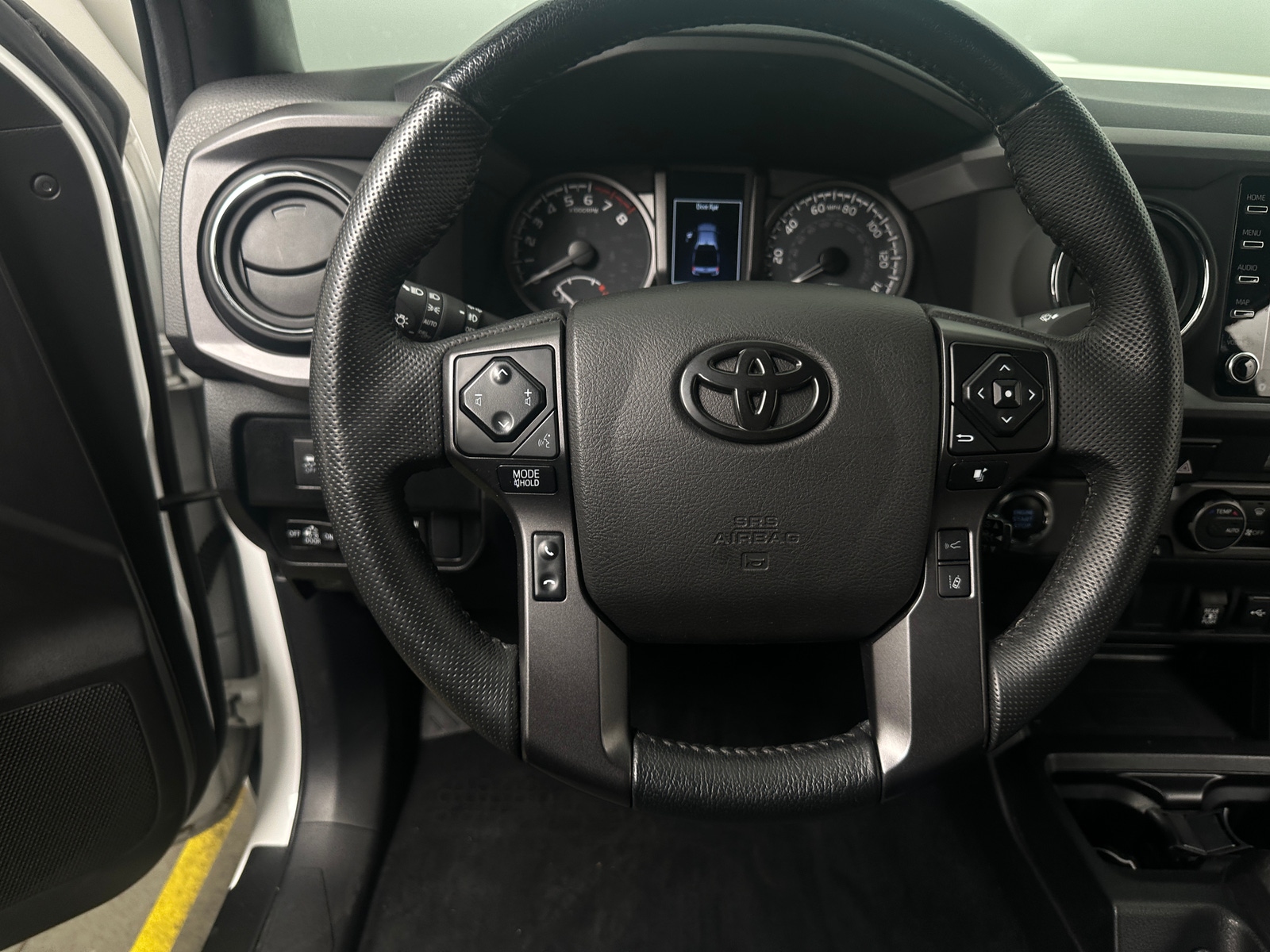 Thumbnail: 2022 Toyota Tacoma - 5