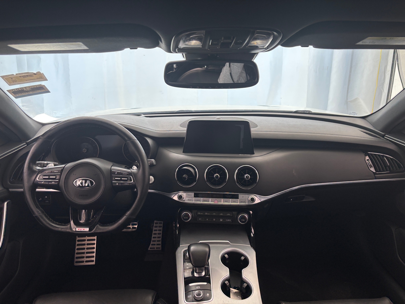 Thumbnail: 2018 Kia Stinger - 2