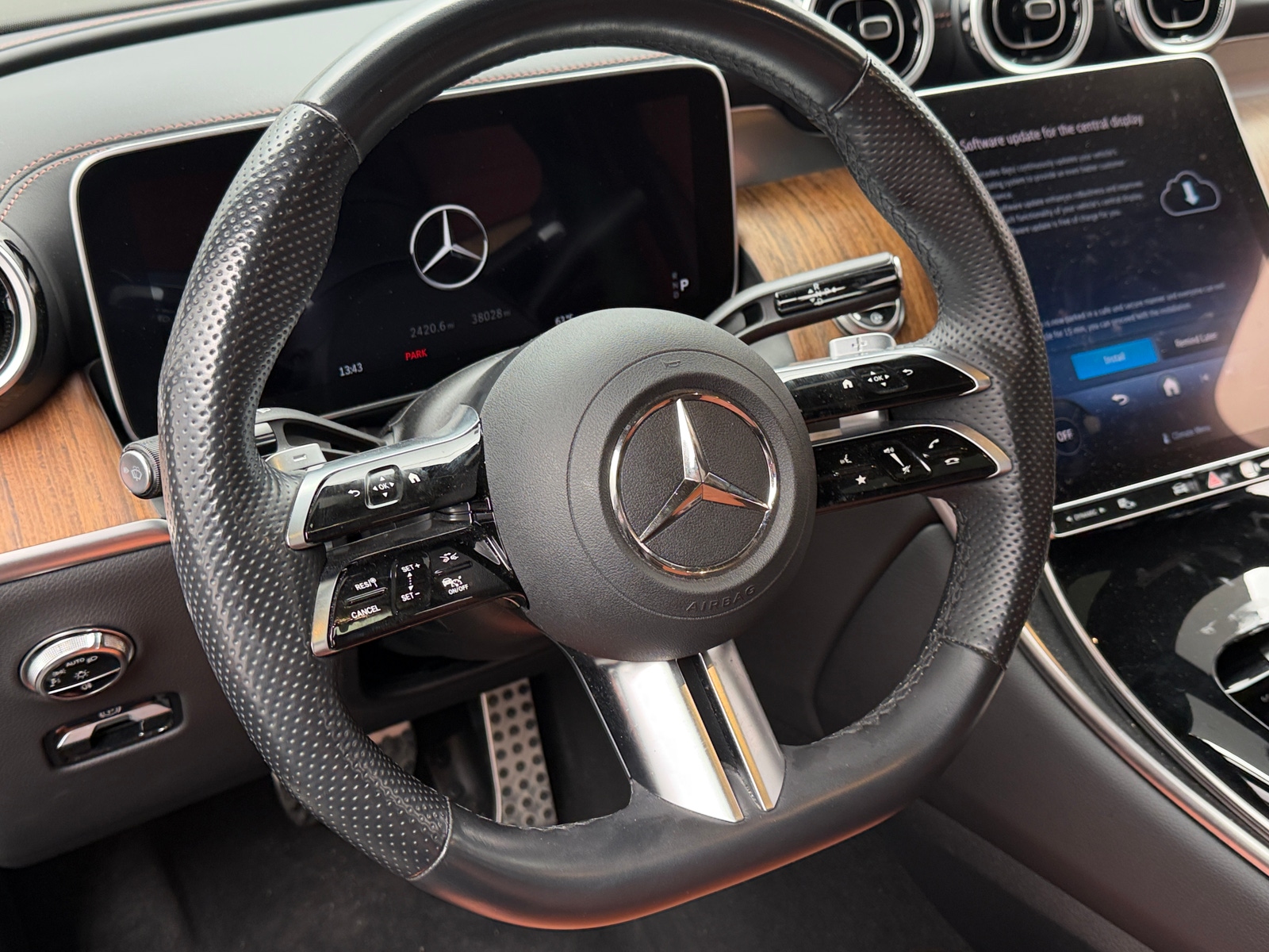 Thumbnail: 2024 Mercedes-Benz GLC - 4