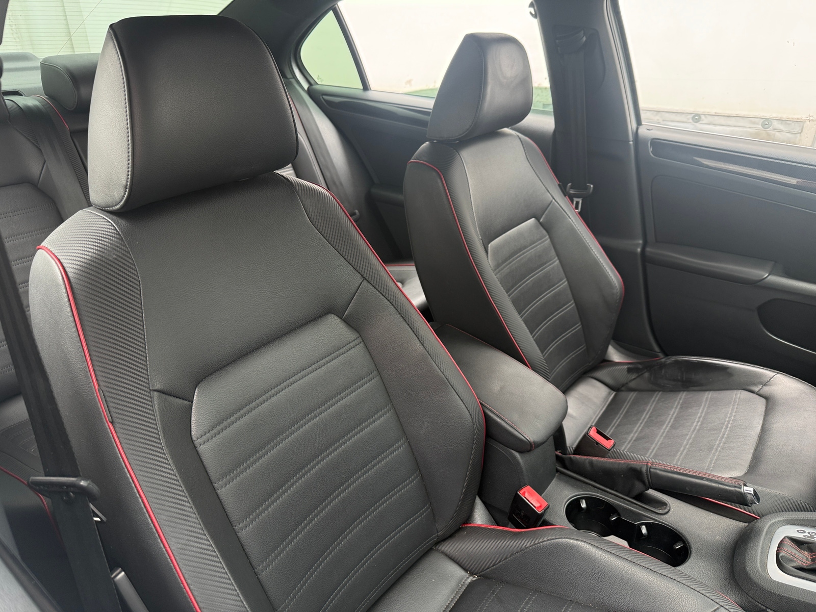 Thumbnail: 2014 Volkswagen Jetta - 2