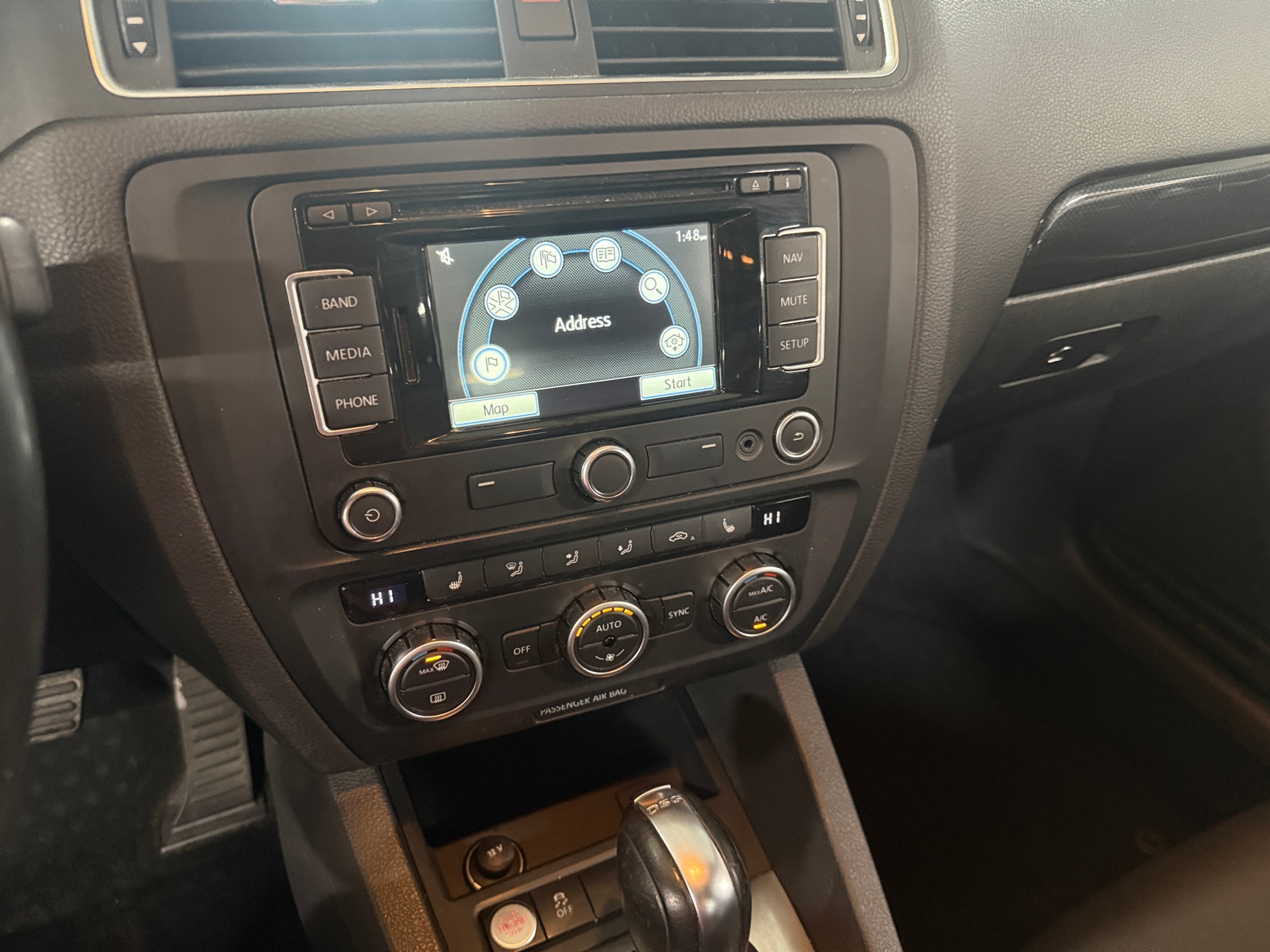 Thumbnail: 2014 Volkswagen Jetta - 4