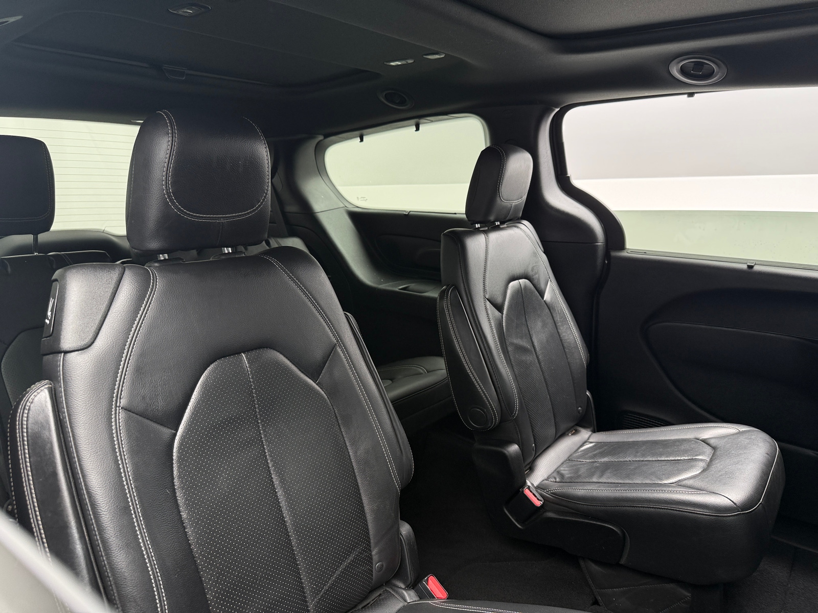 Thumbnail: 2018 Chrysler Pacifica - 5