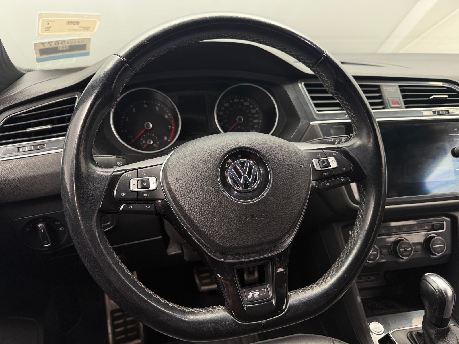 Thumbnail: 2020 Volkswagen Tiguan - 4