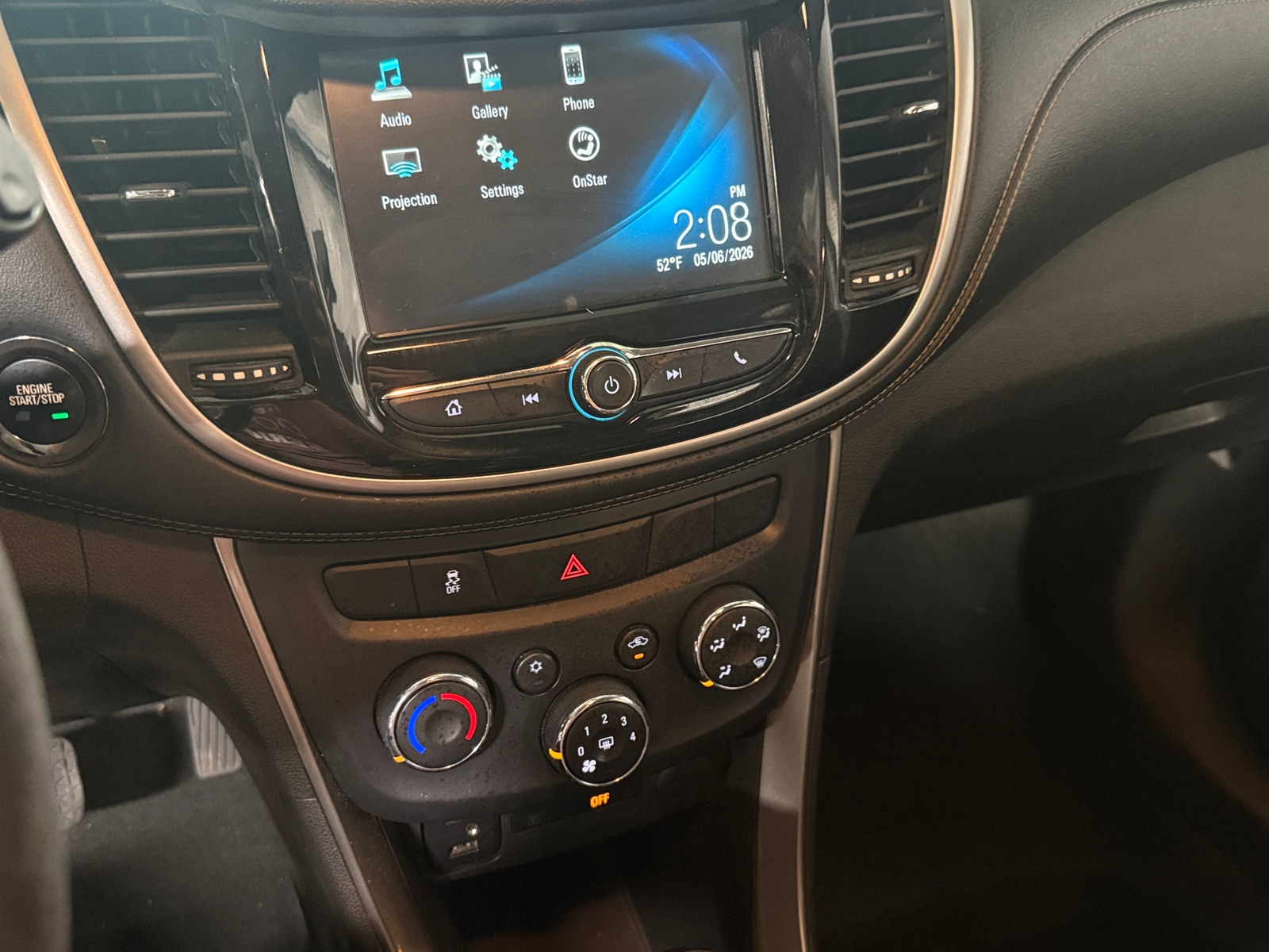 Thumbnail: 2017 Chevrolet Trax - 4