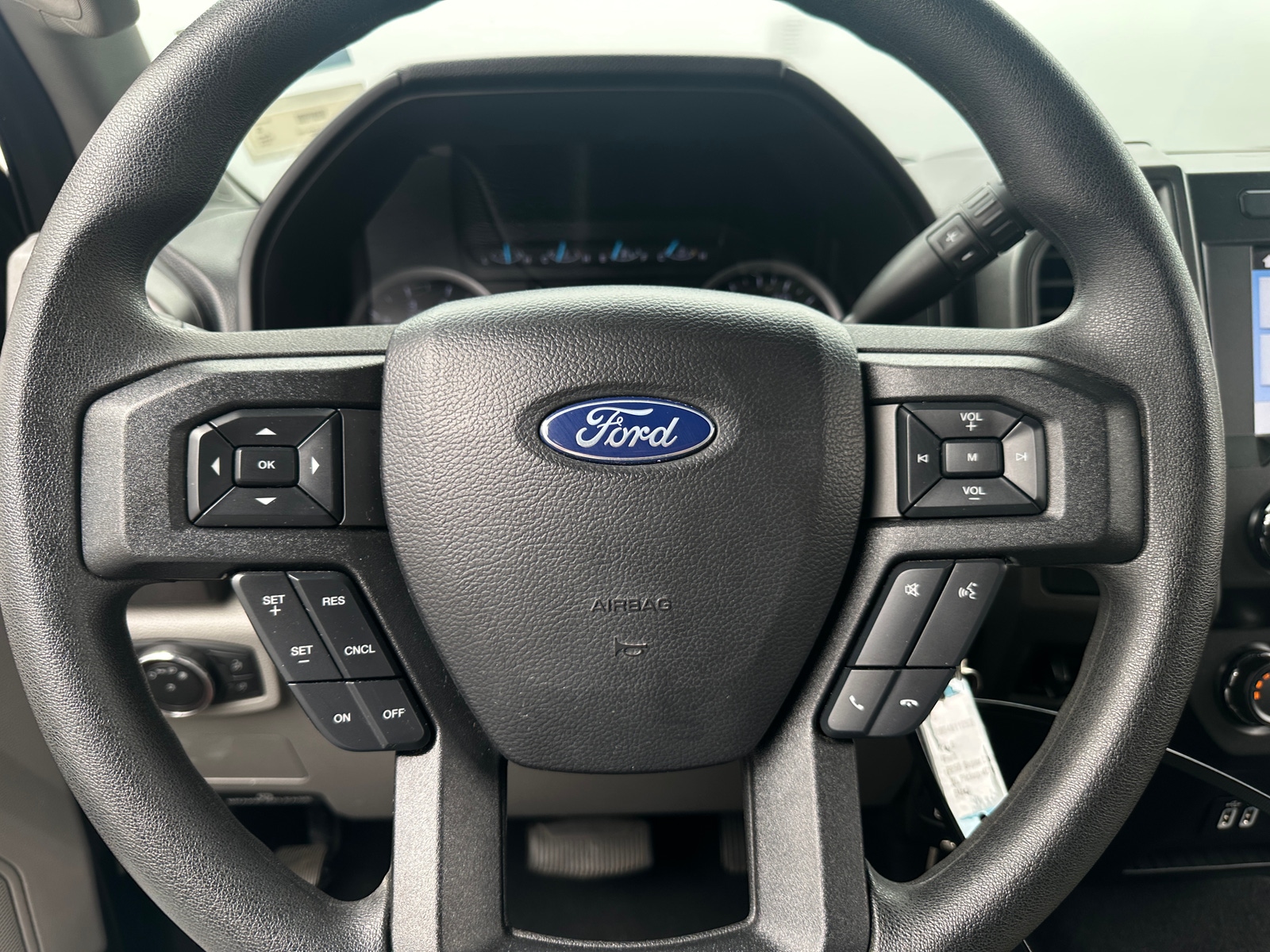 Thumbnail: 2019 Ford Econoline - 4
