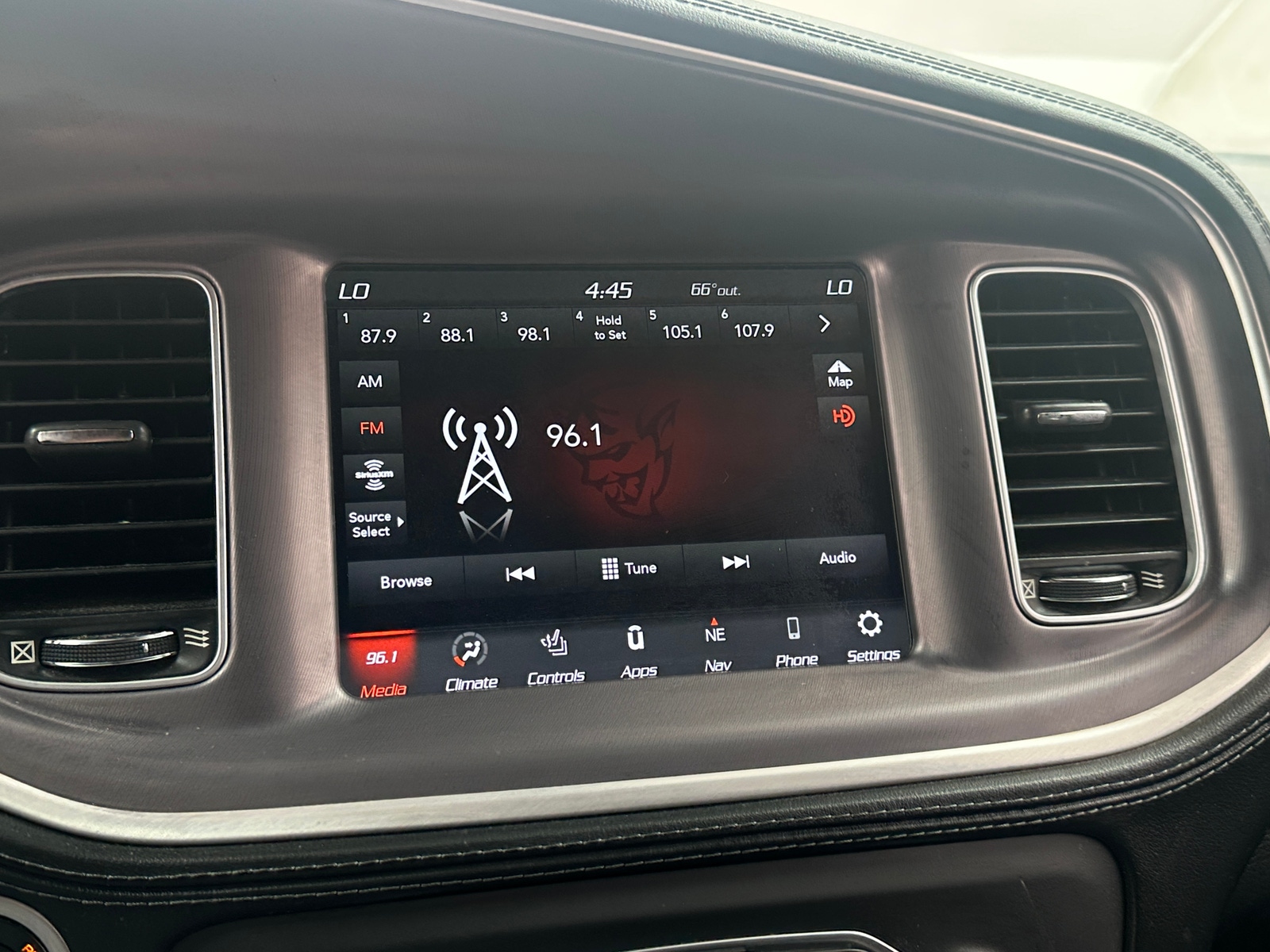 Thumbnail: 2020 Dodge Charger - 4