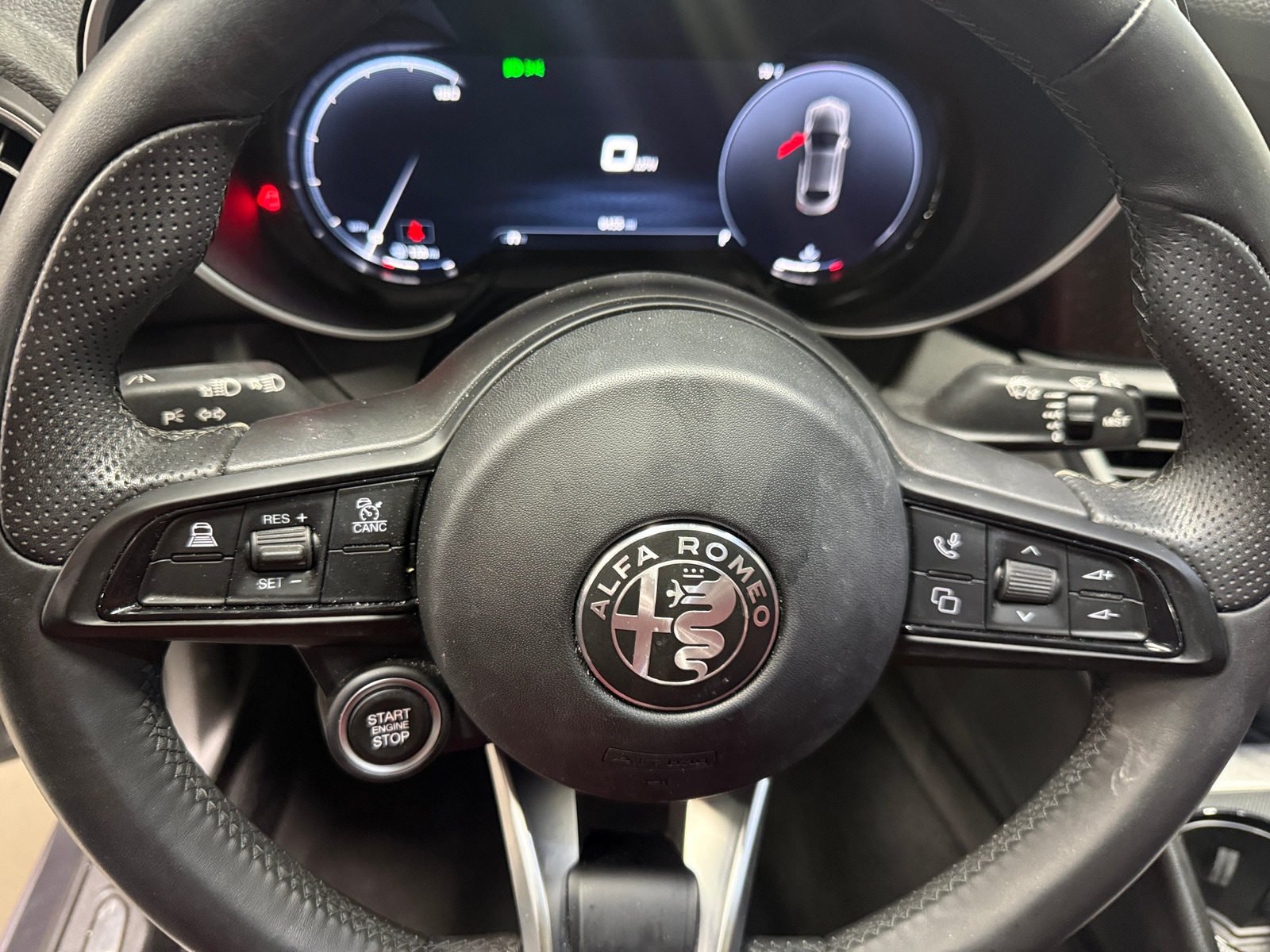 Thumbnail: 2024 Alfa Romeo Giulia - 4