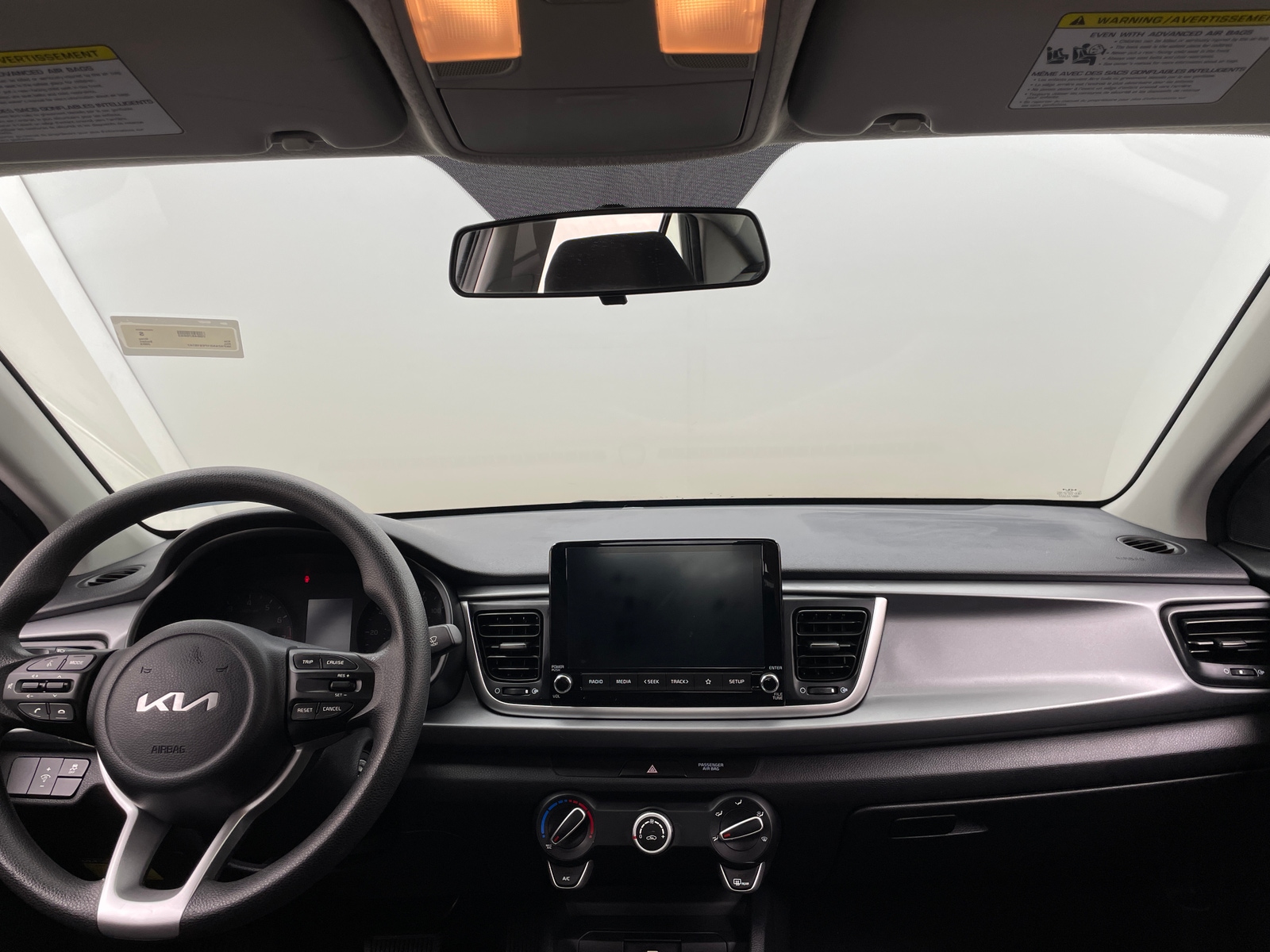 Thumbnail: 2023 Kia Rio - 3