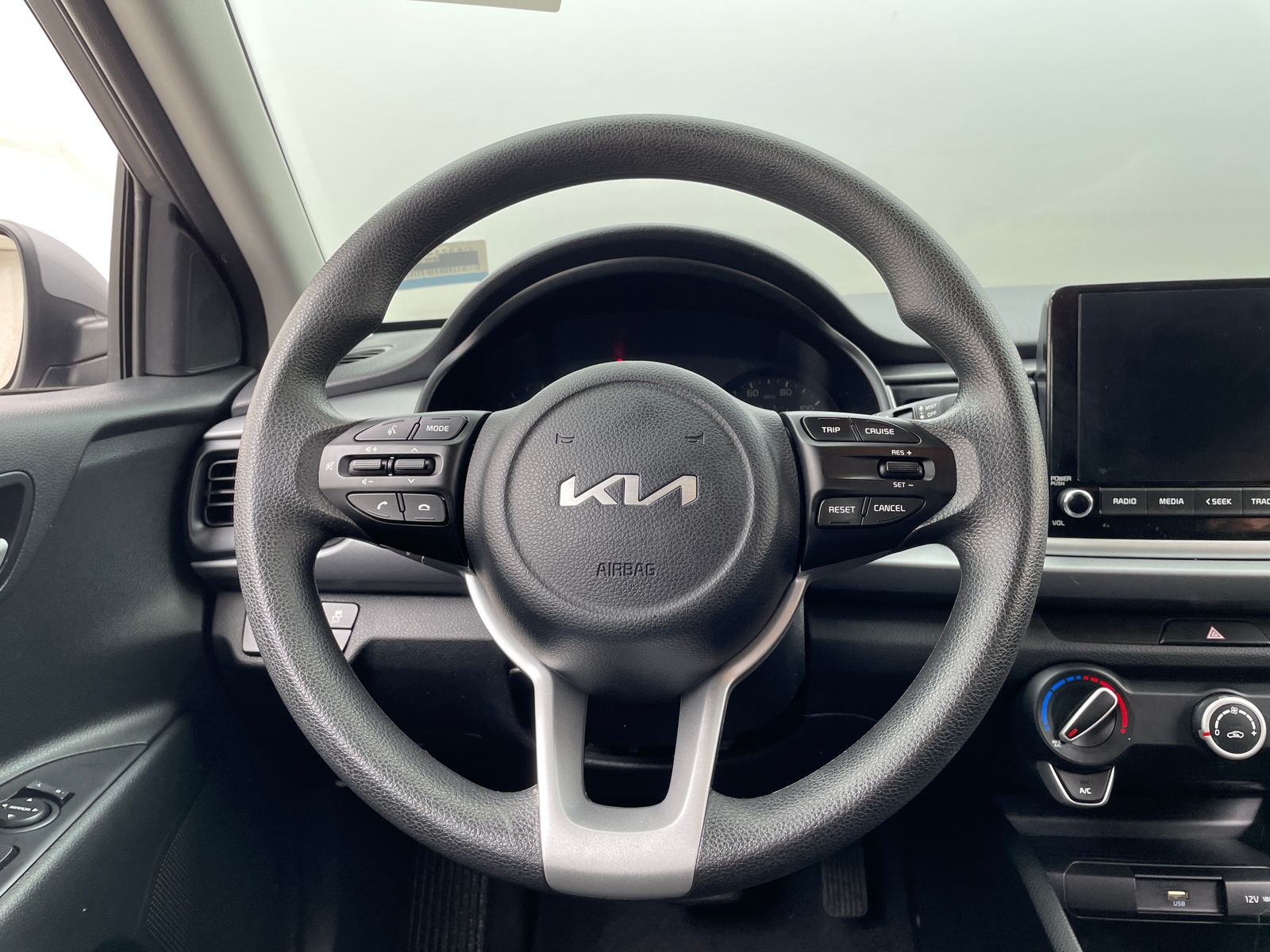 Thumbnail: 2023 Kia Rio - 5