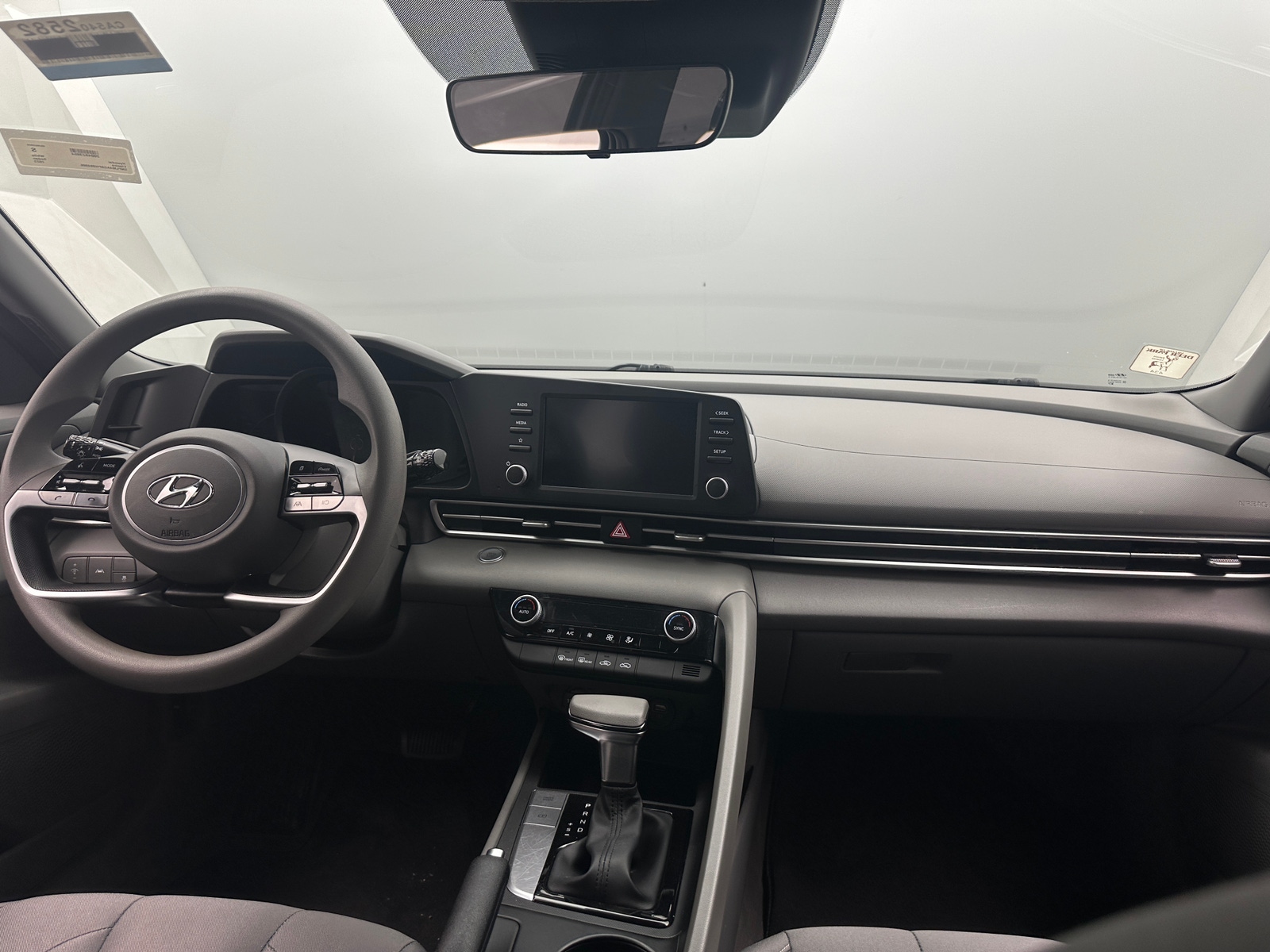 Thumbnail: 2023 Hyundai Elantra - 3