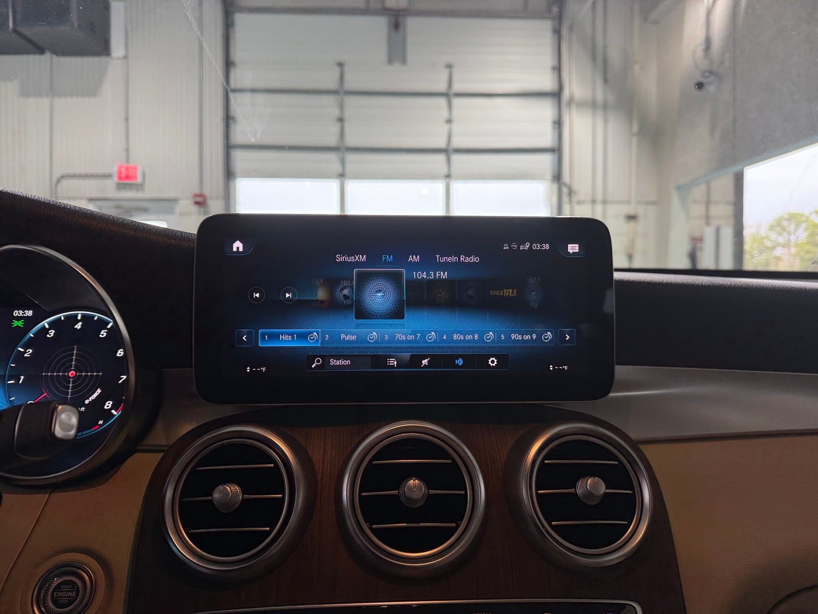 Thumbnail: 2022 Mercedes-Benz GLC - 3