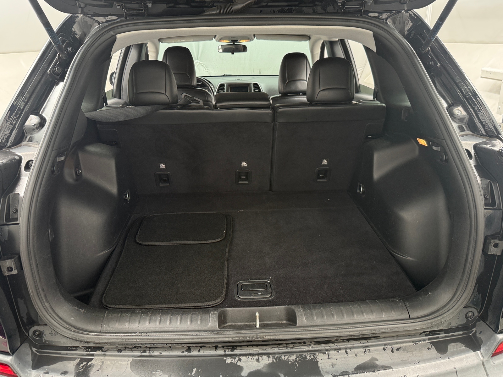 Thumbnail: 2019 Jeep Cherokee - 7