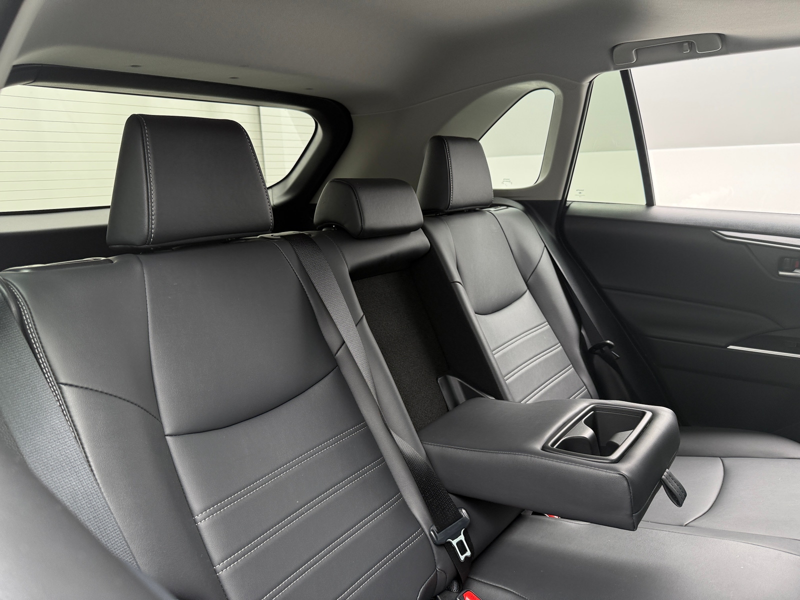 Thumbnail: 2025 Toyota RAV4 - 6