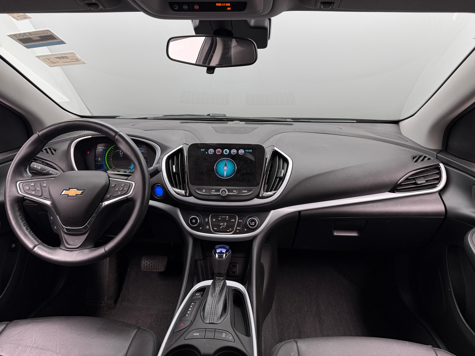Thumbnail: 2017 Chevrolet Volt - 2