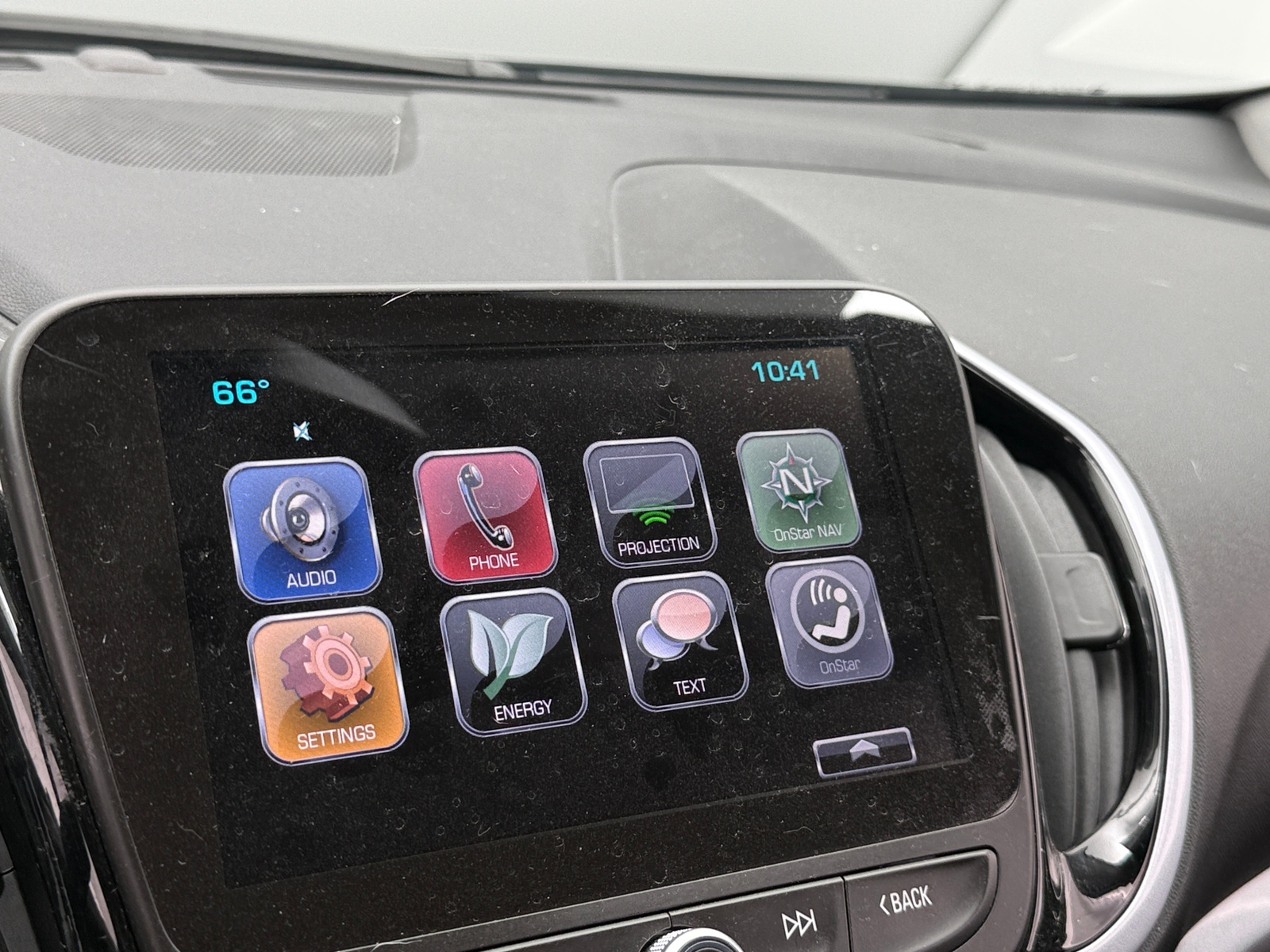 Thumbnail: 2017 Chevrolet Volt - 3