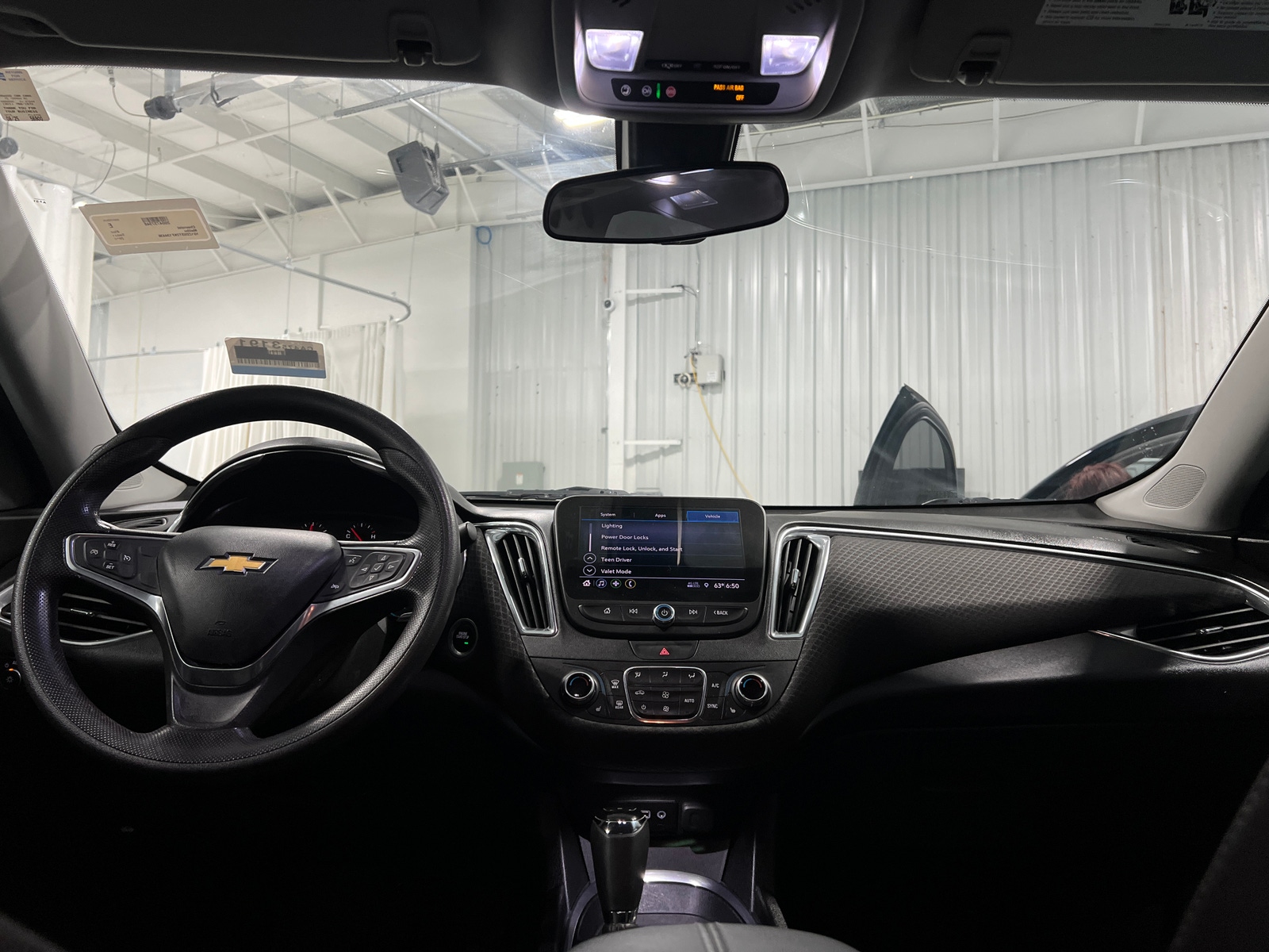 Thumbnail: 2019 Chevrolet Malibu - 3
