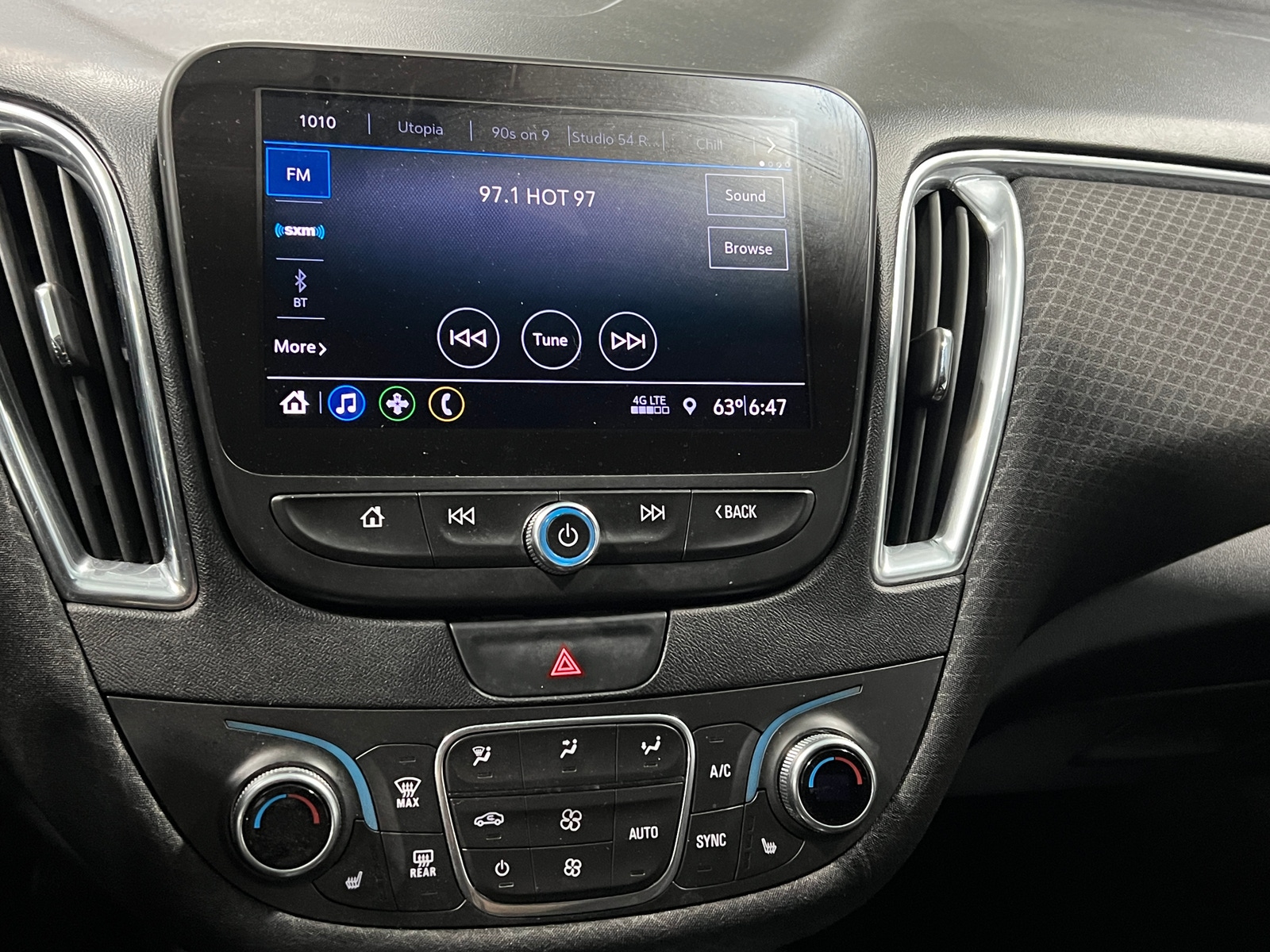 Thumbnail: 2019 Chevrolet Malibu - 4