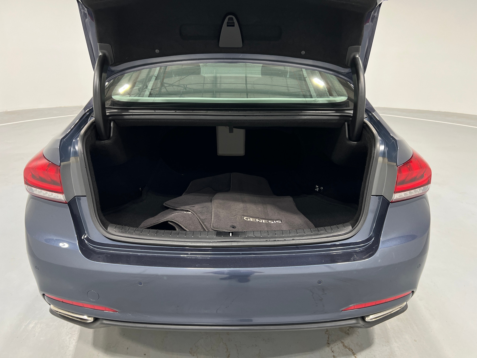 Thumbnail: 2015 Hyundai Genesis - 6