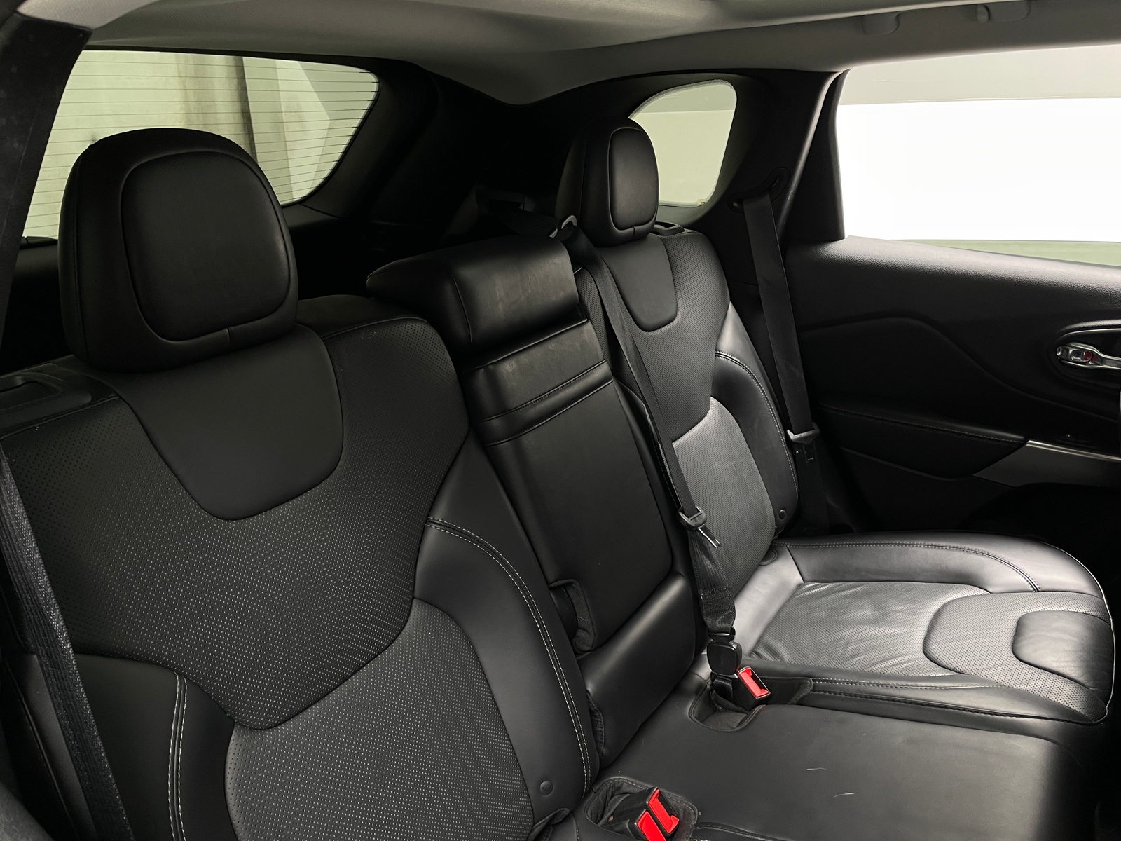 Thumbnail: 2019 Jeep Cherokee - 5