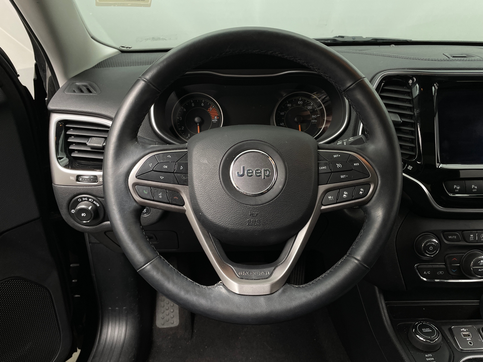 Thumbnail: 2019 Jeep Cherokee - 4