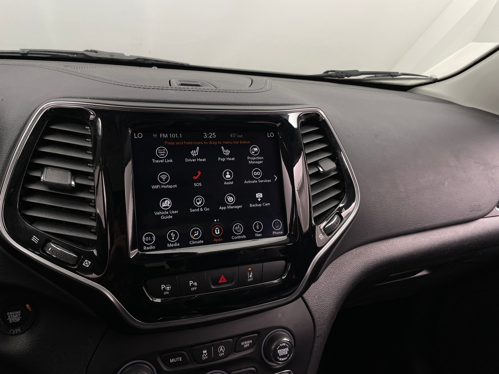 Thumbnail: 2019 Jeep Cherokee - 3