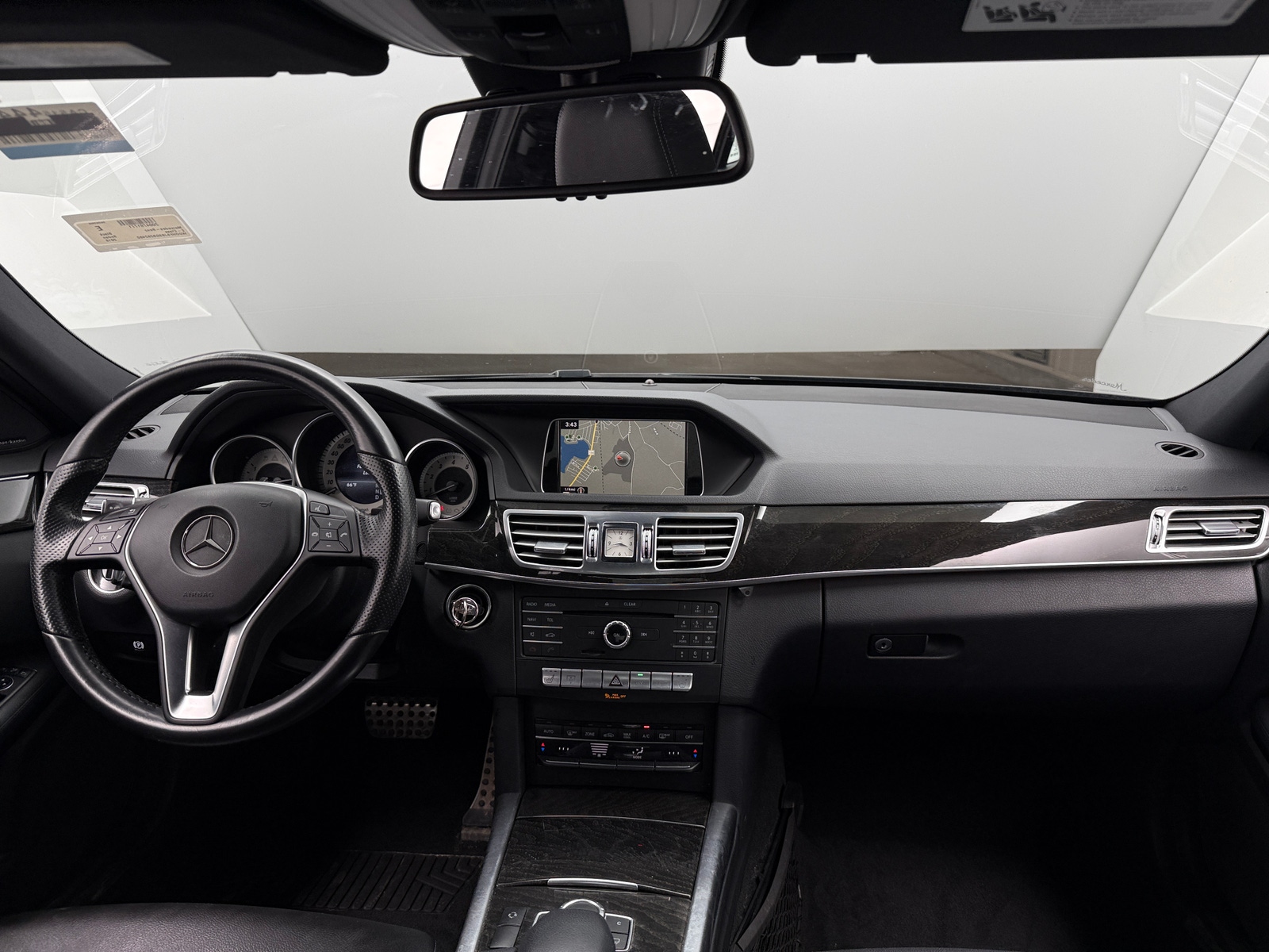 Thumbnail: 2016 Mercedes-Benz E-Class - 2