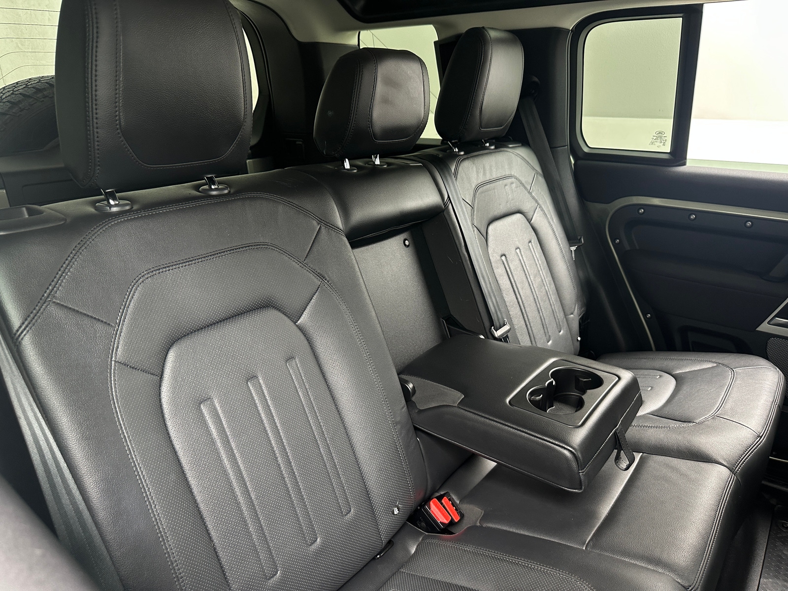 Thumbnail: 2022 Land Rover Defender - 5