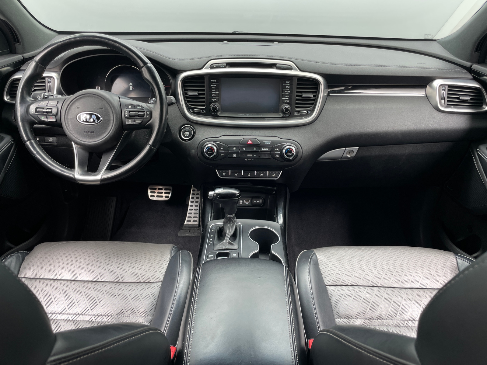 Thumbnail: 2016 Kia Sorento - 2